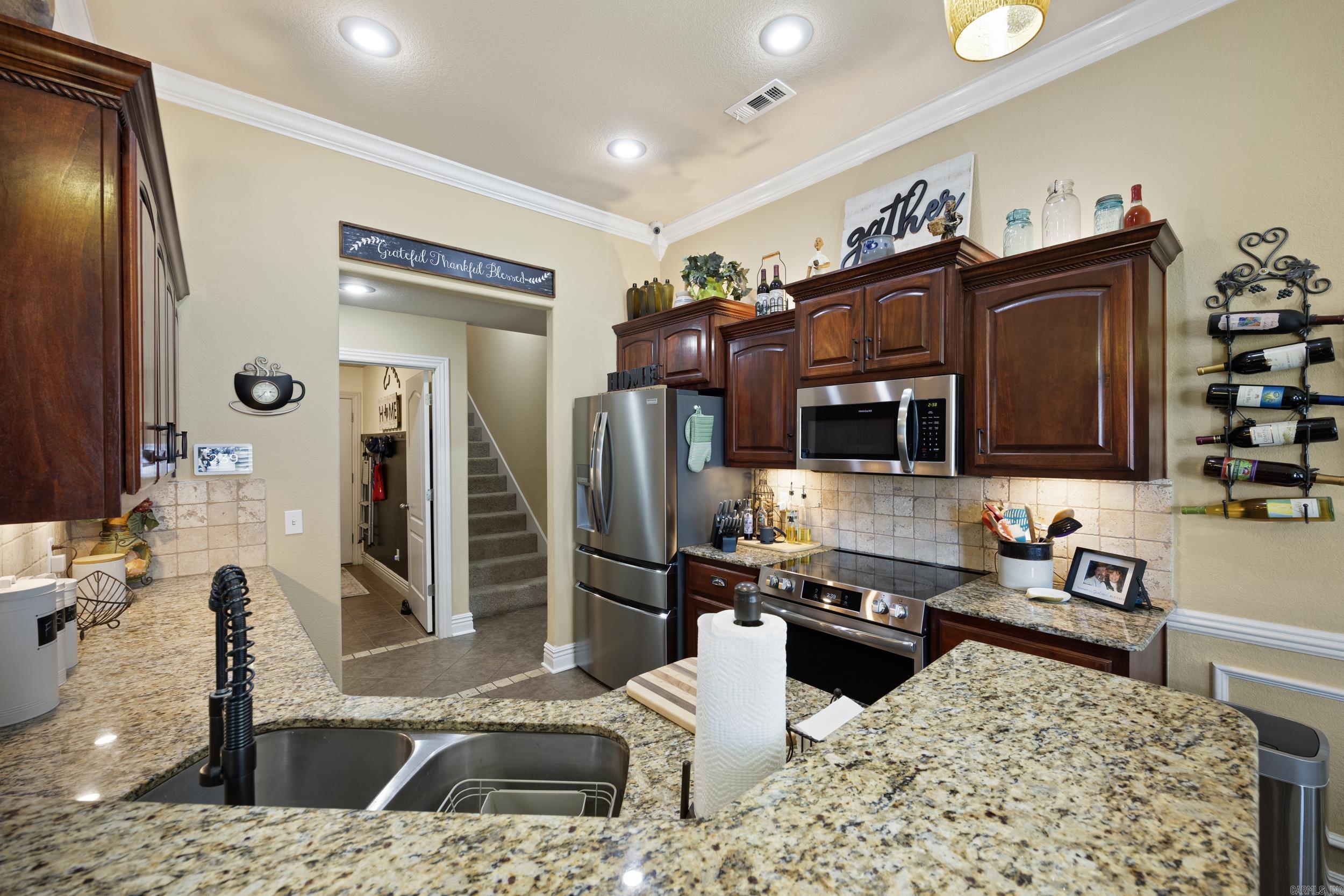 10092 Laura St Property Photo 11