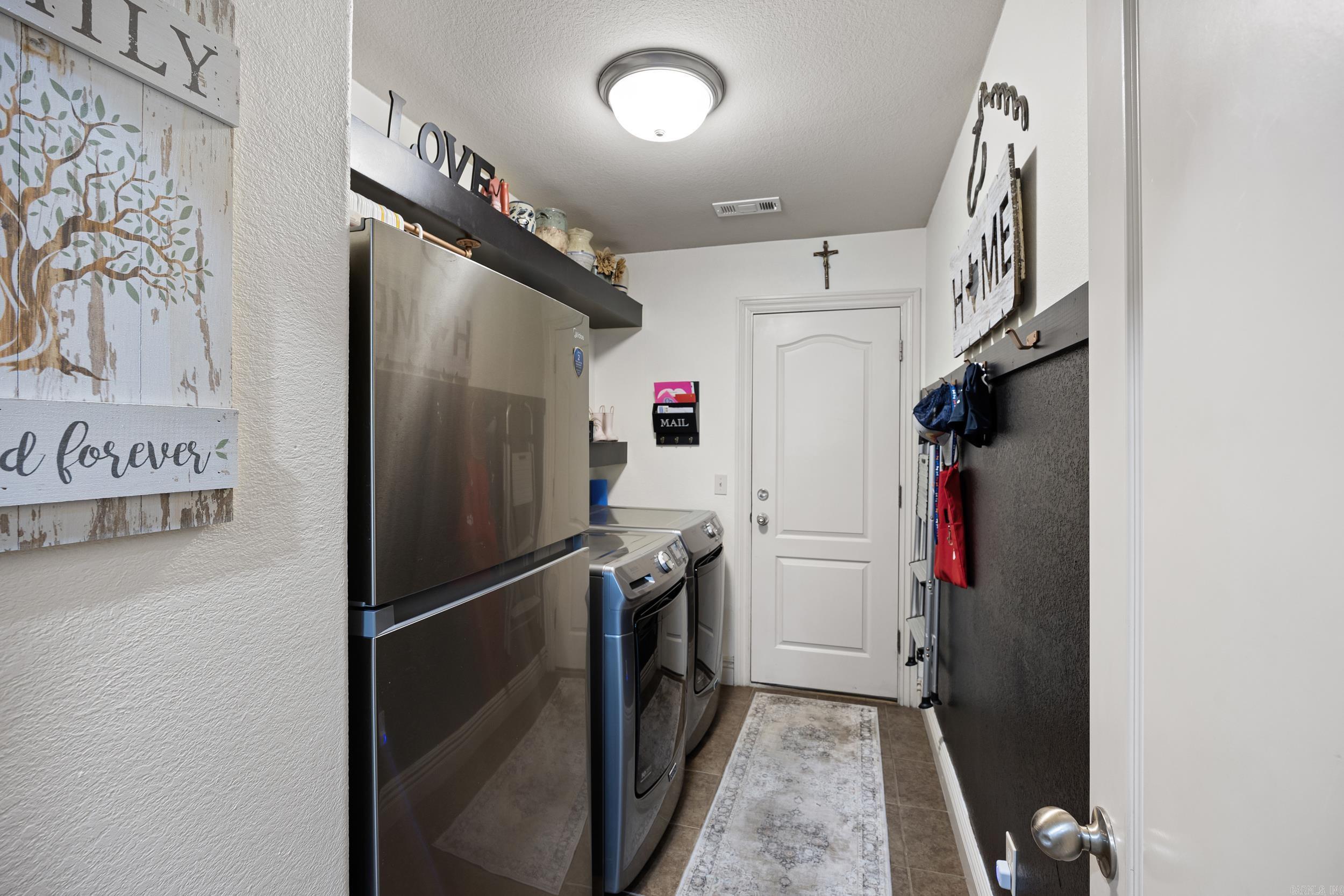 10092 Laura St Property Photo 14