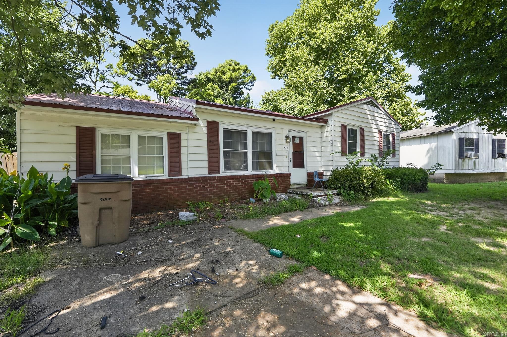 730 Sherwood Drive Property Photo 1