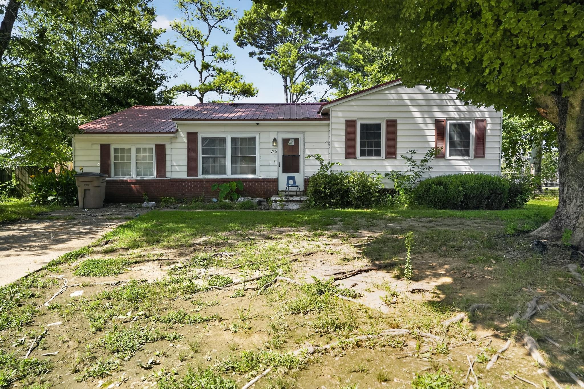 730 Sherwood Drive Property Photo 3