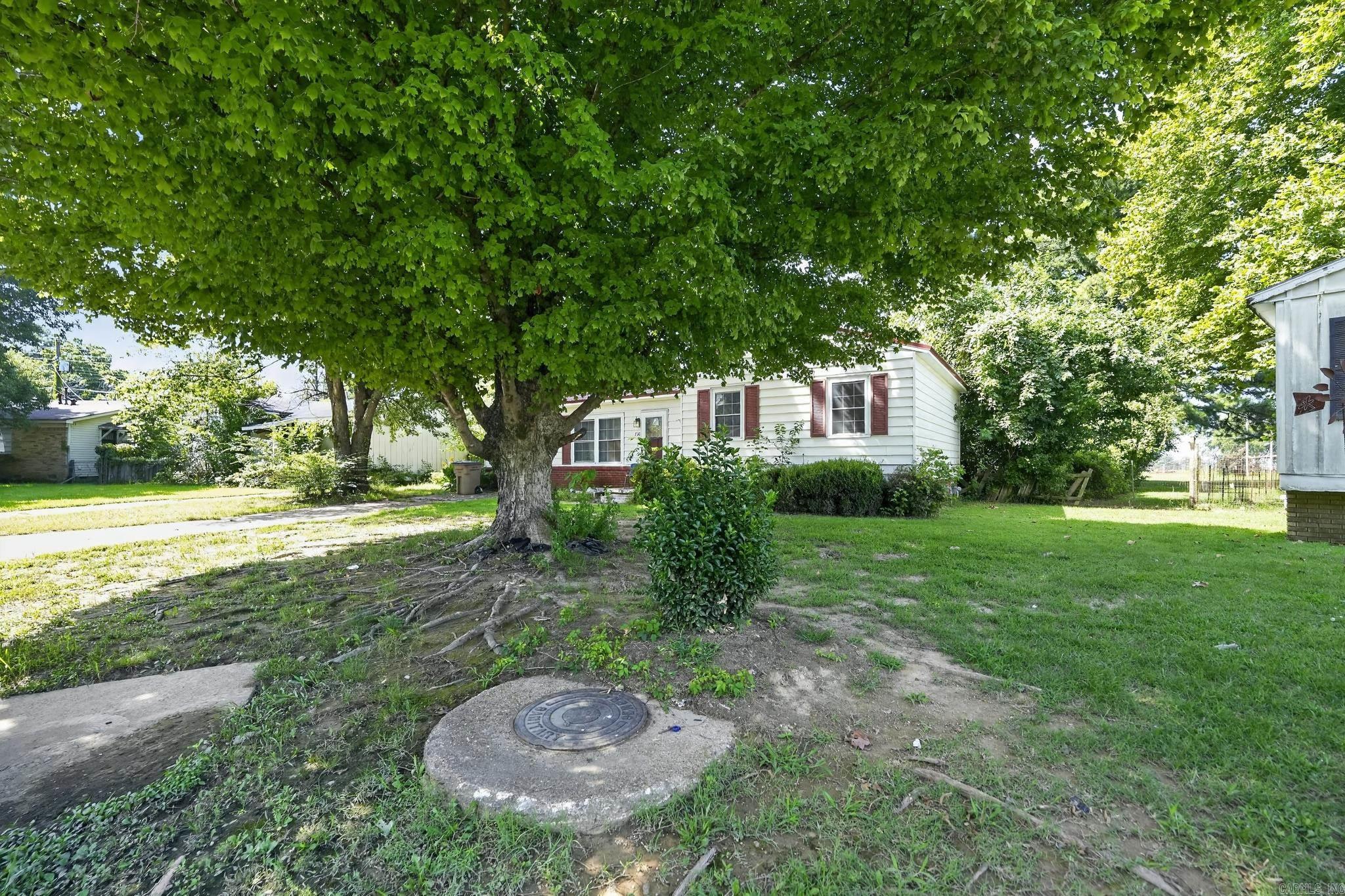 730 Sherwood Drive Property Photo 4
