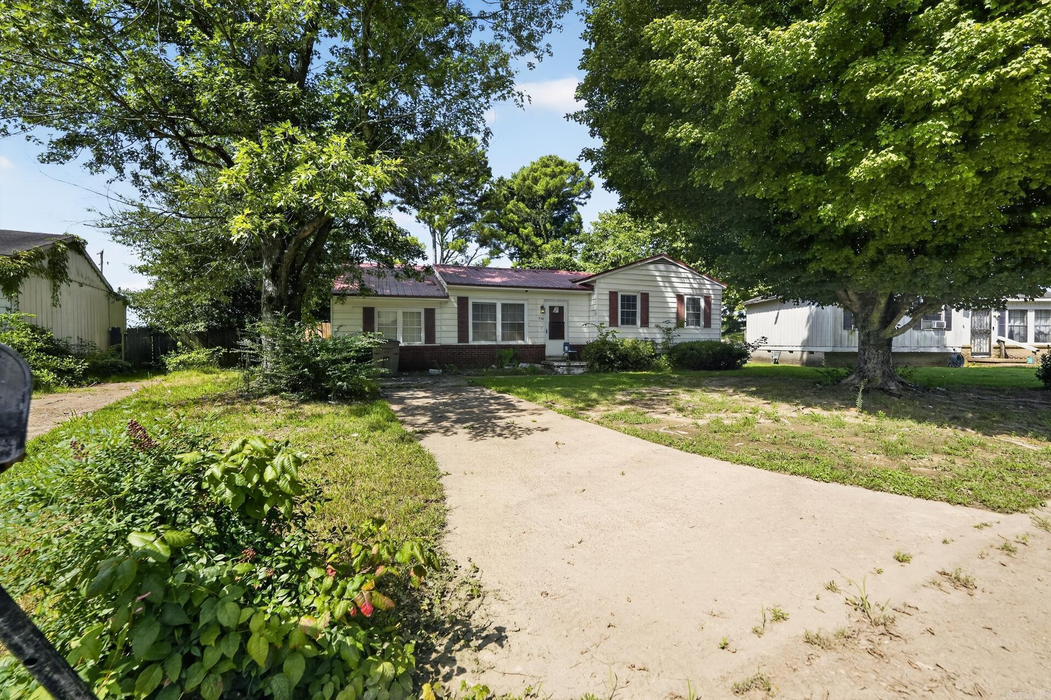 730 Sherwood Drive Property Photo 7