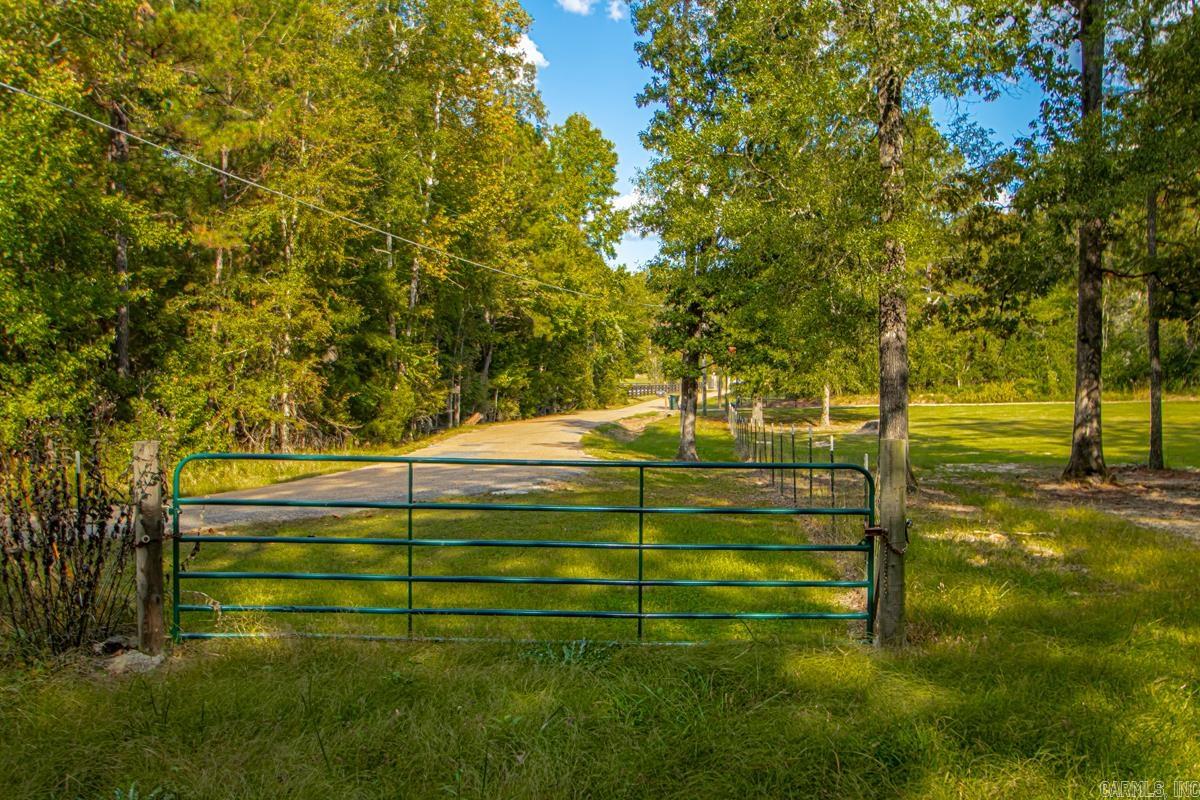 435 Coachlight Road Property Photo 7