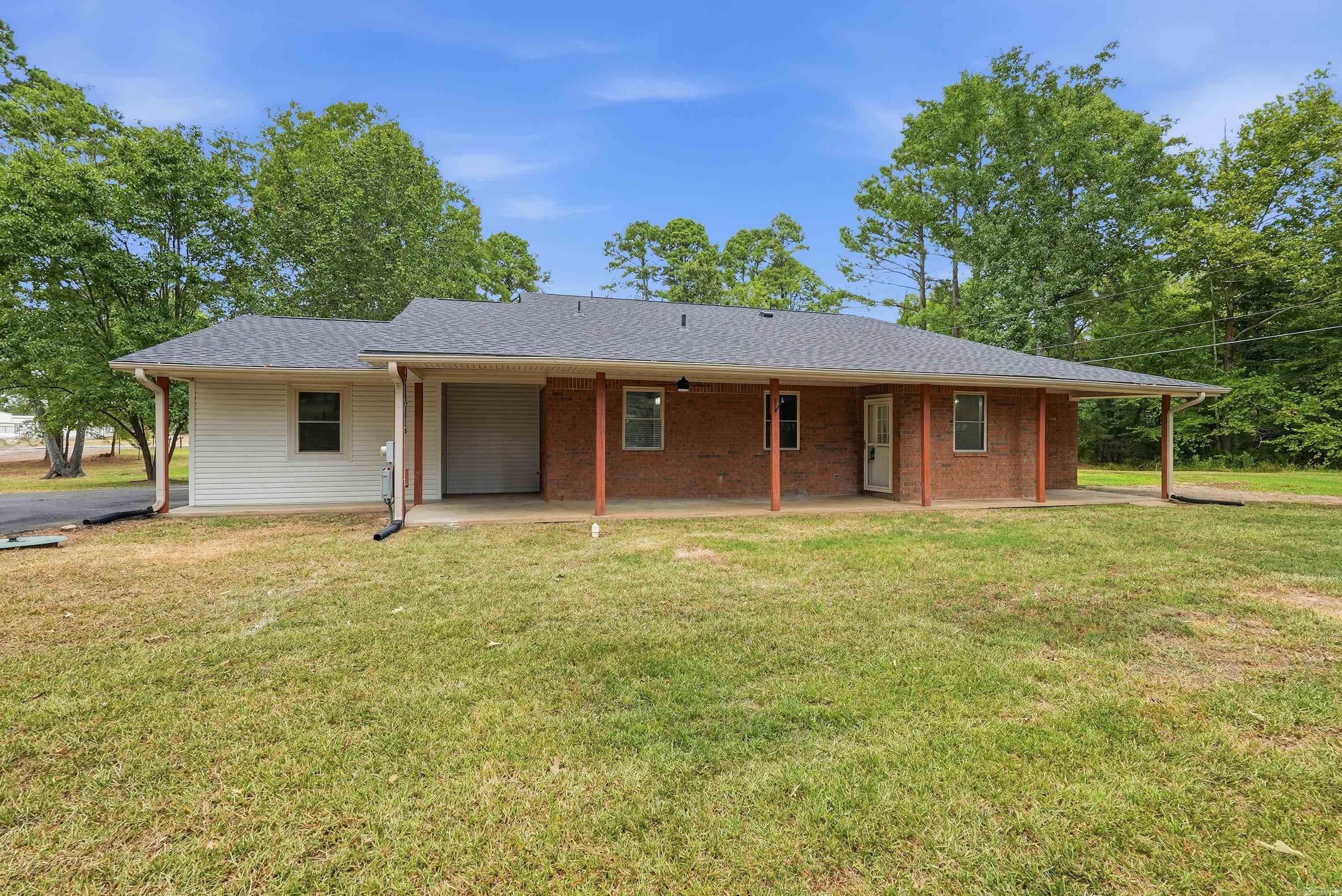 3202 Highway 290 Property Photo 3