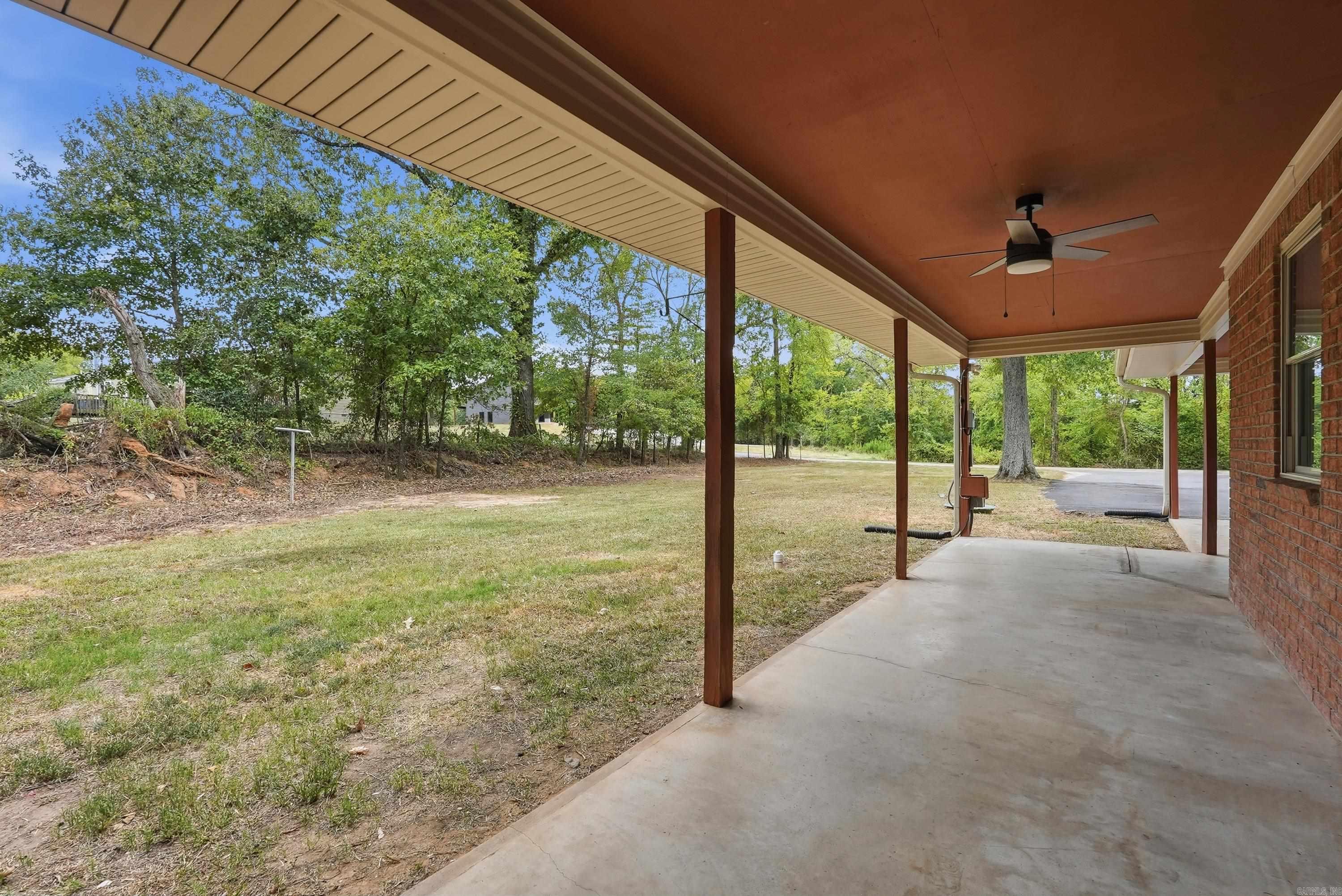 3202 Highway 290 Property Photo 5