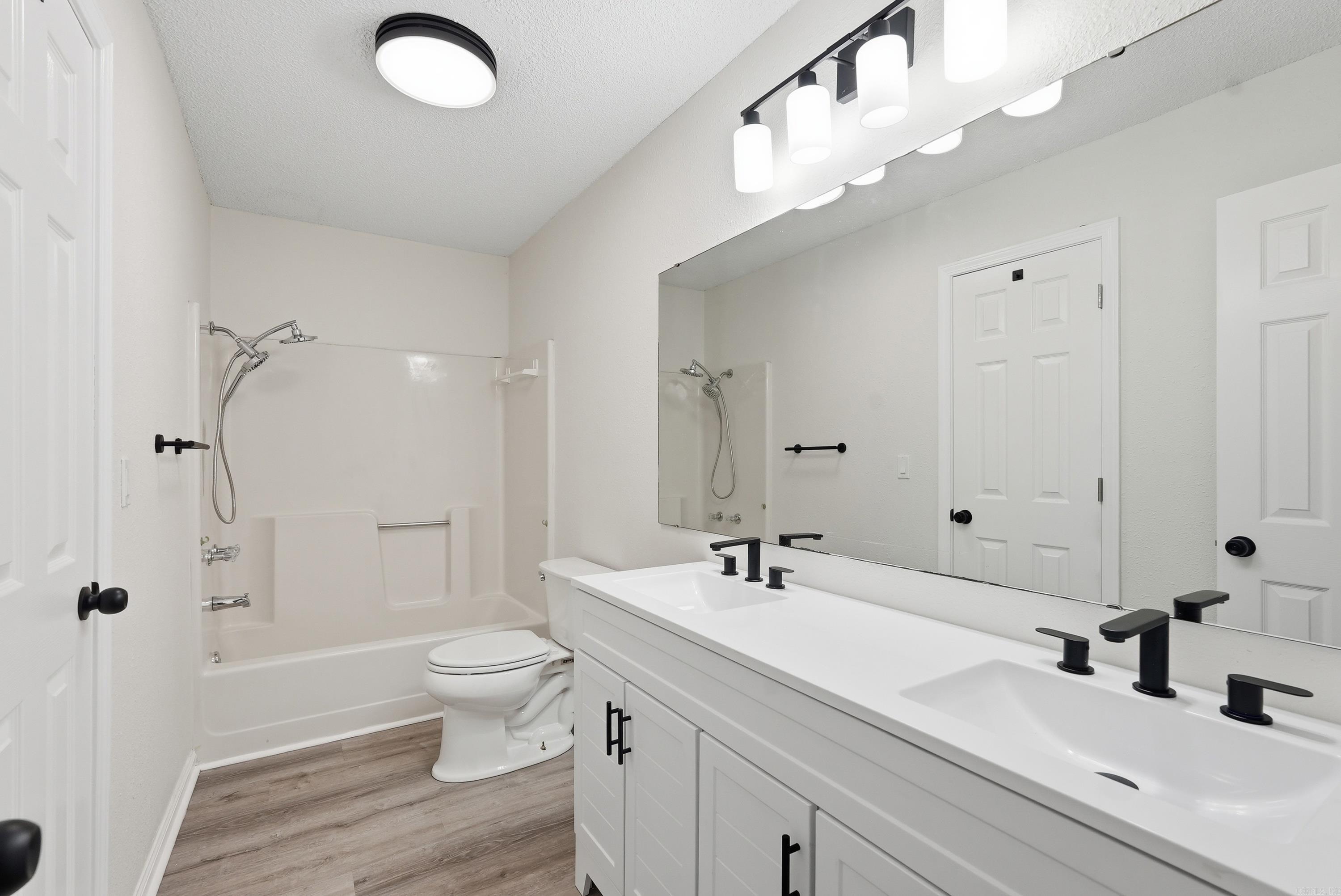 3202 Highway 290 Property Photo 20