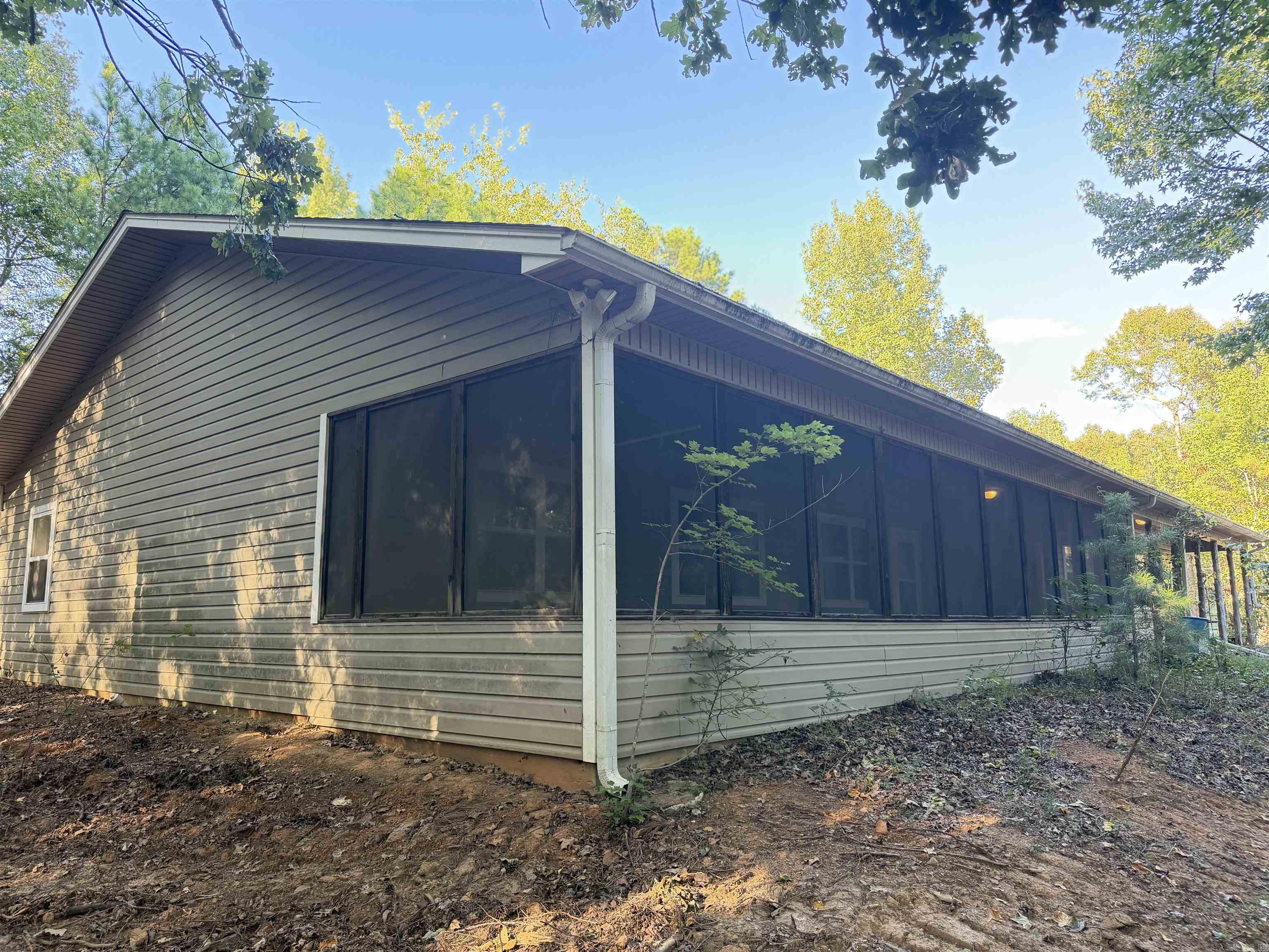 1418 Grassy Hollow Road Property Photo 4