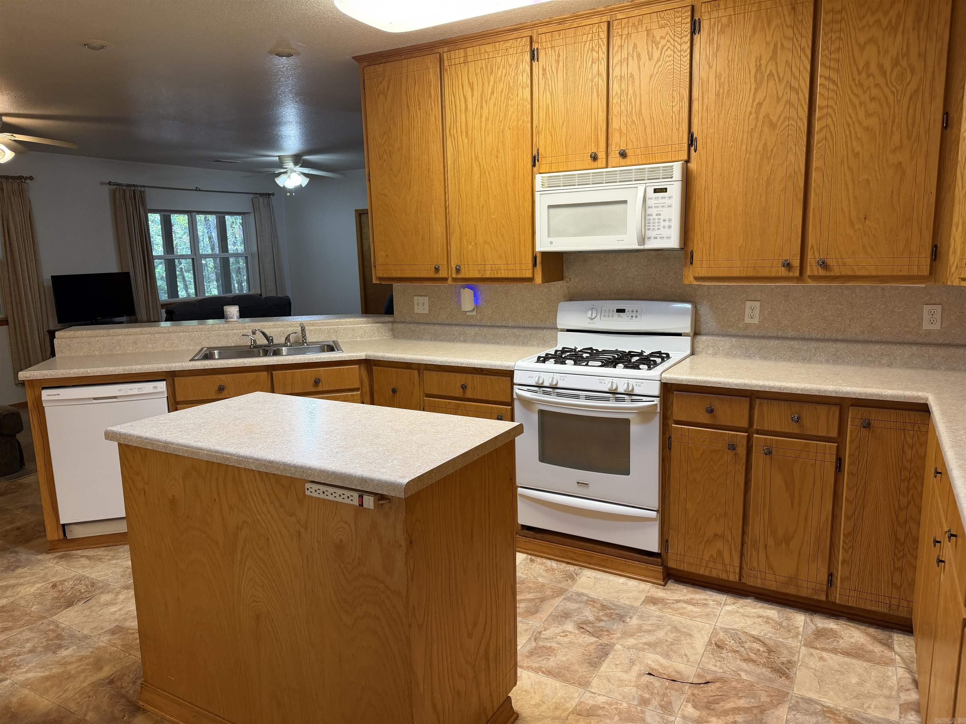 1418 Grassy Hollow Road Property Photo 8