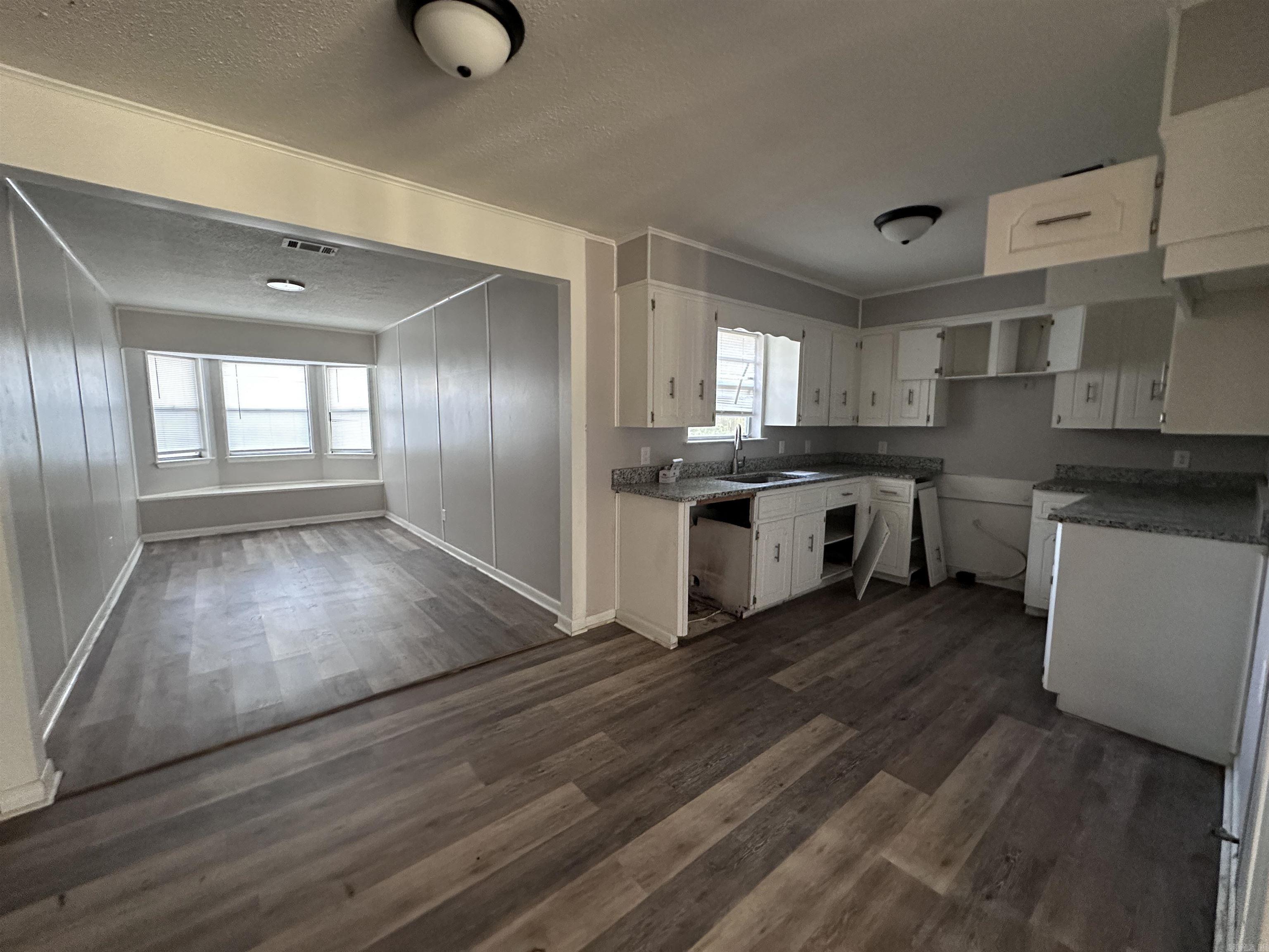 1012 Barbara Property Photo 3