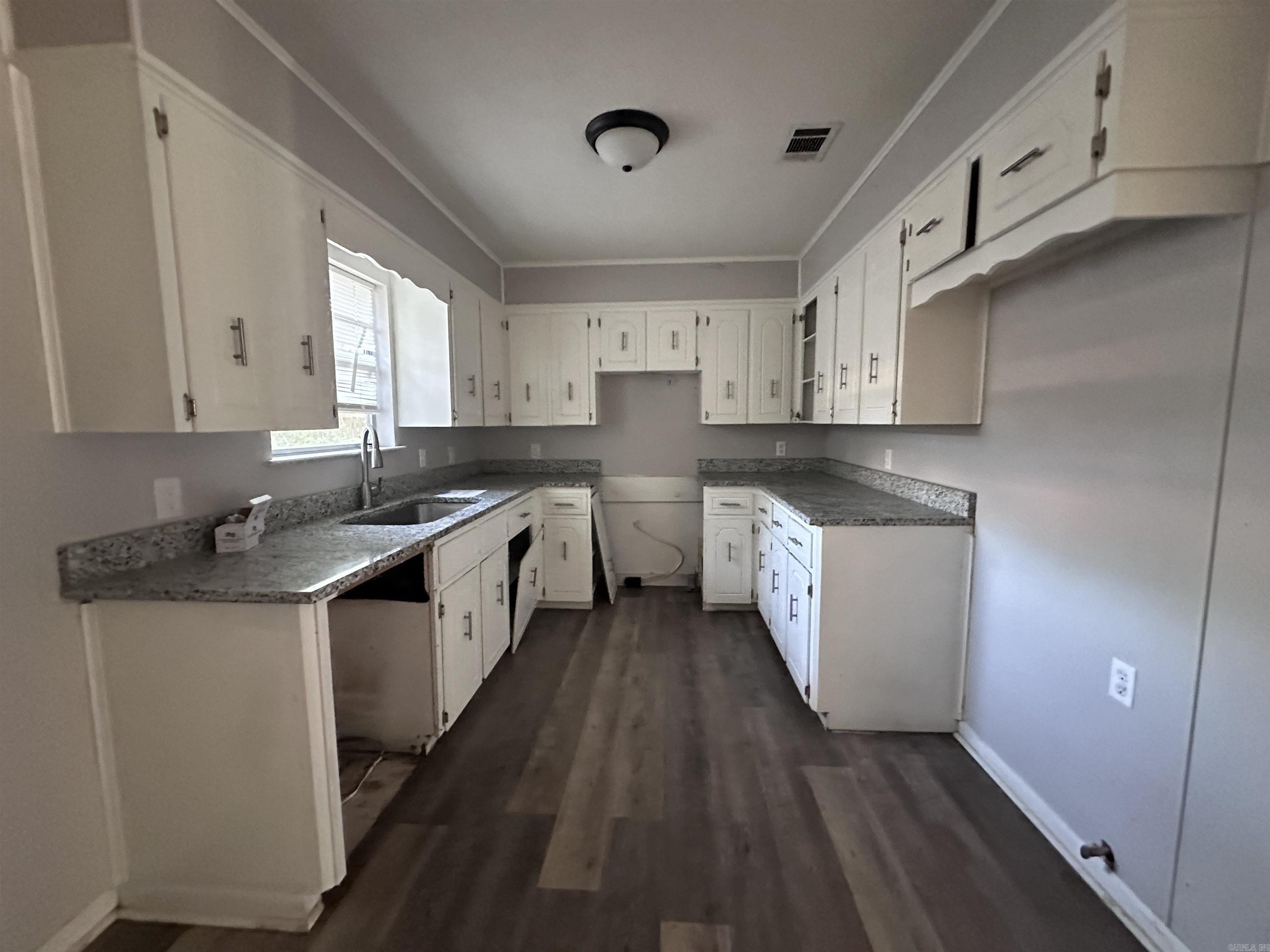 1012 Barbara Property Photo 4