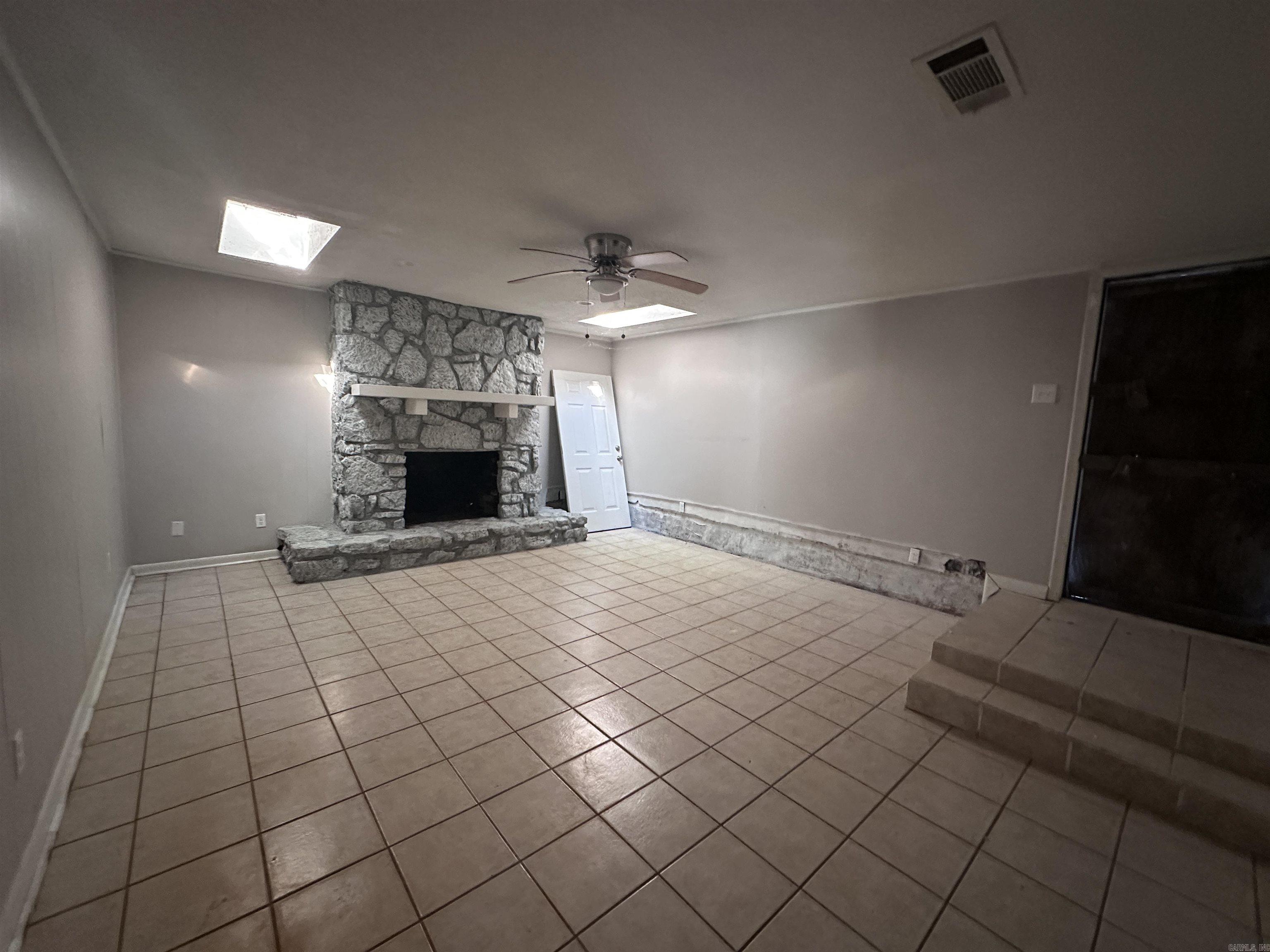 1012 Barbara Property Photo 6