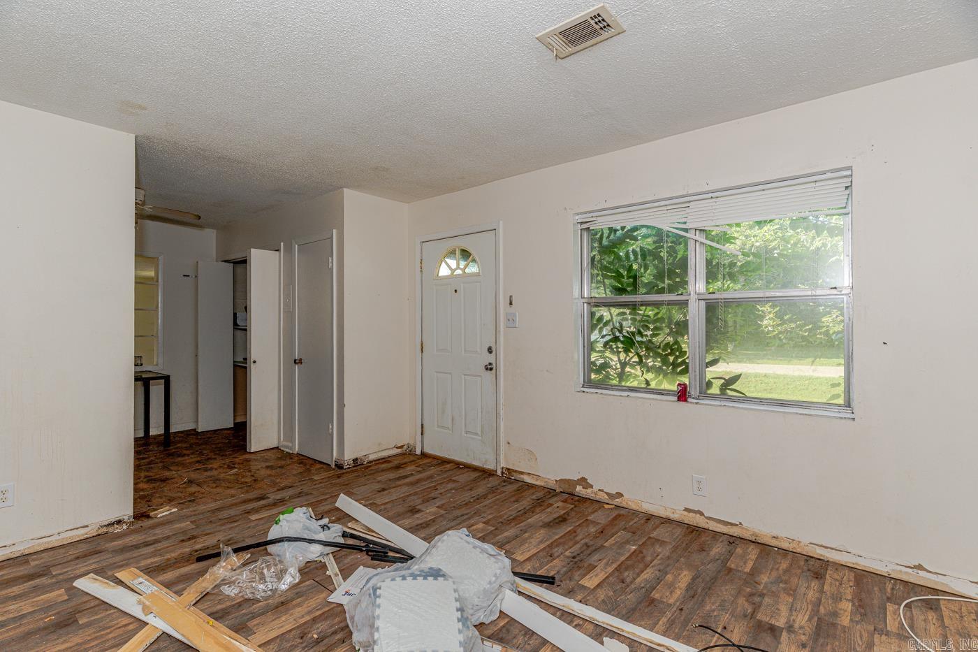 2410 Westacre Dr Property Photo 5