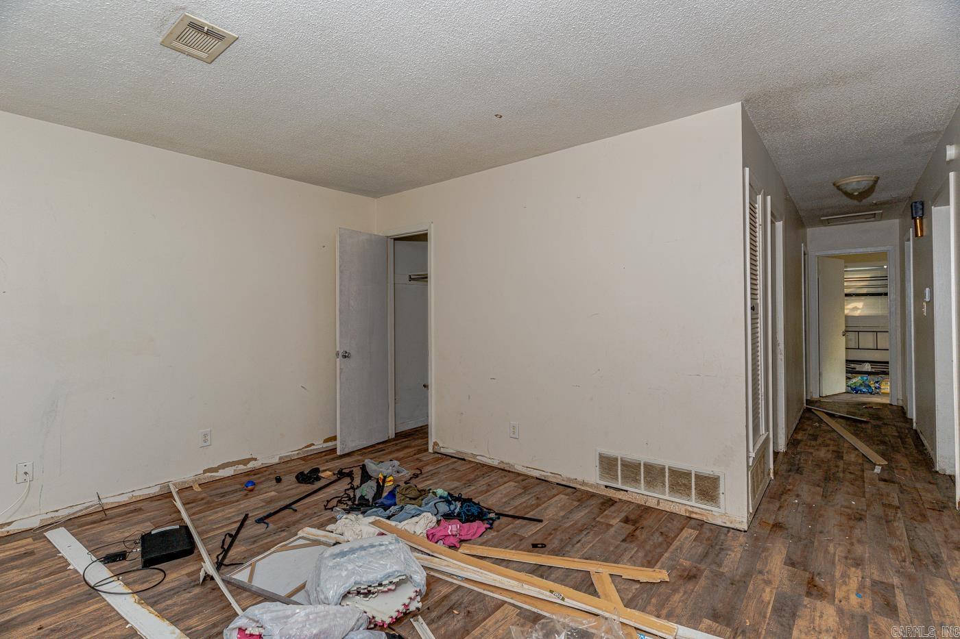2410 Westacre Dr Property Photo 6