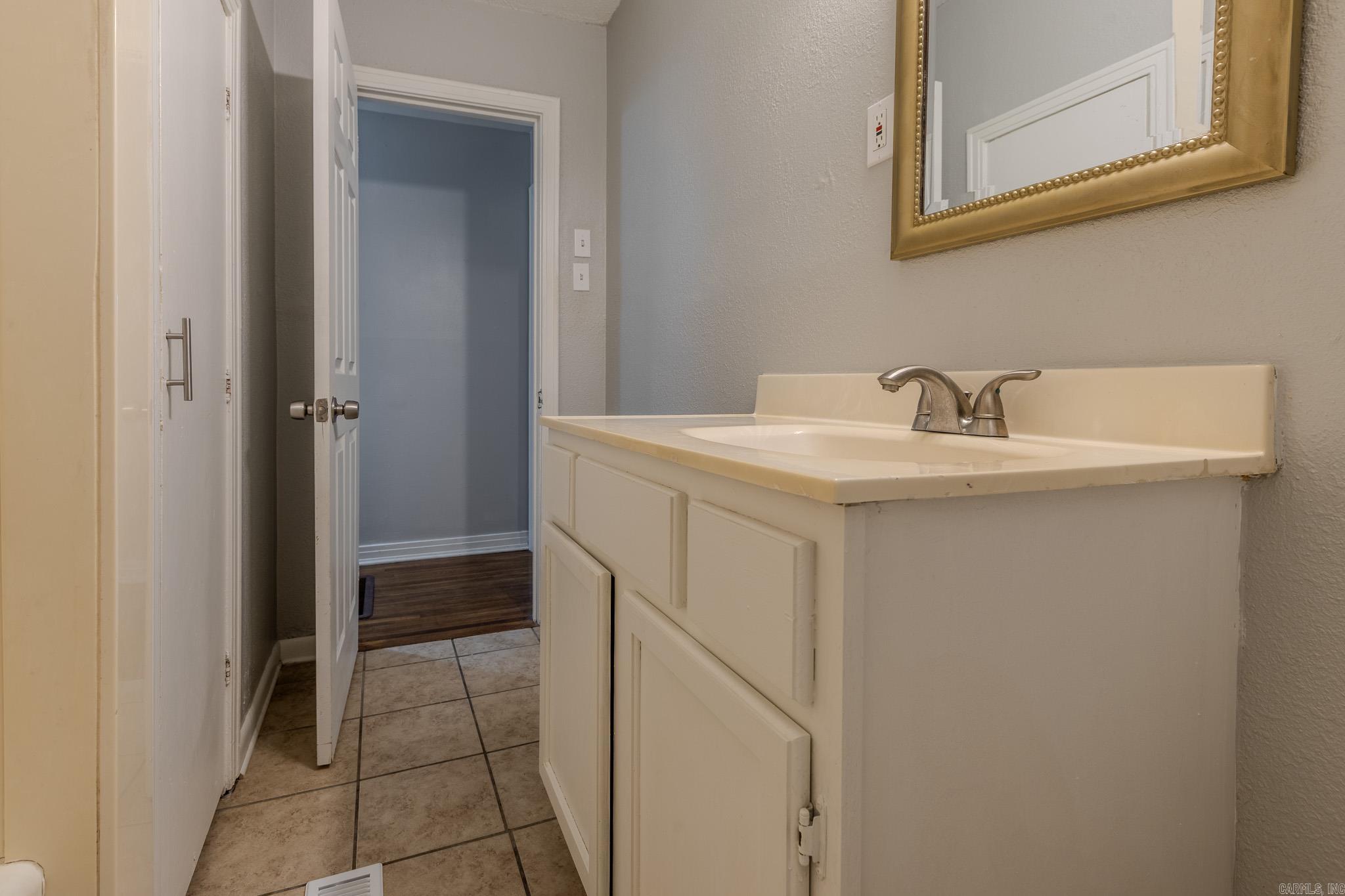 5211 W 23rd Street Property Photo 17