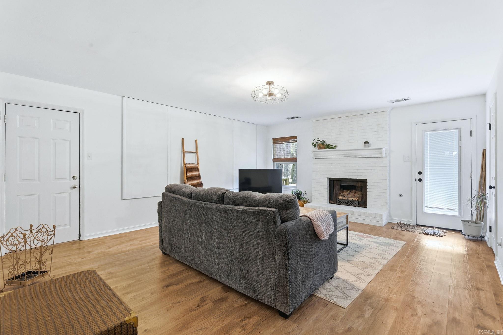2511 Hickorynut Court Property Photo 19