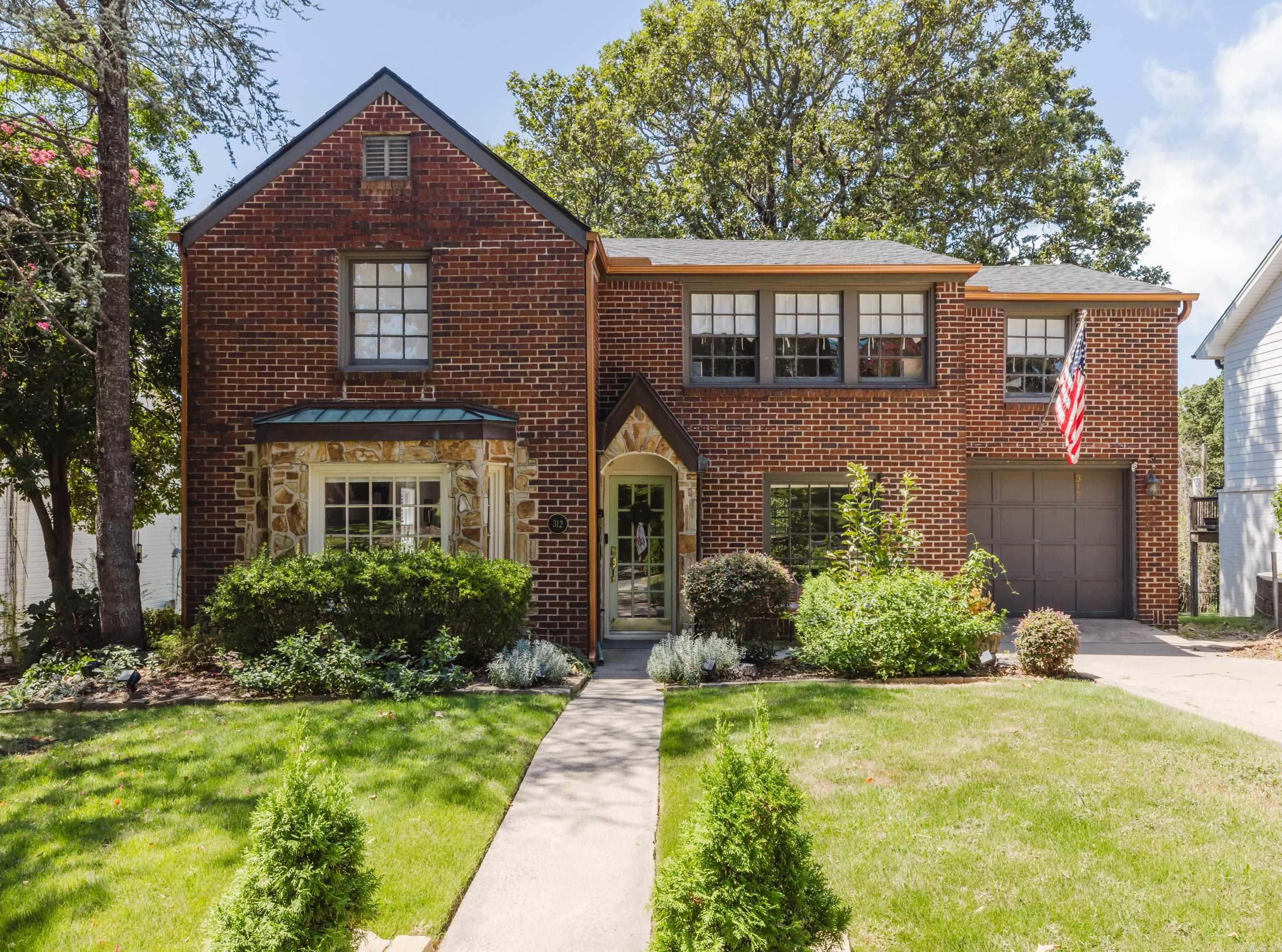 312 Skyline Drive Property Photo 1