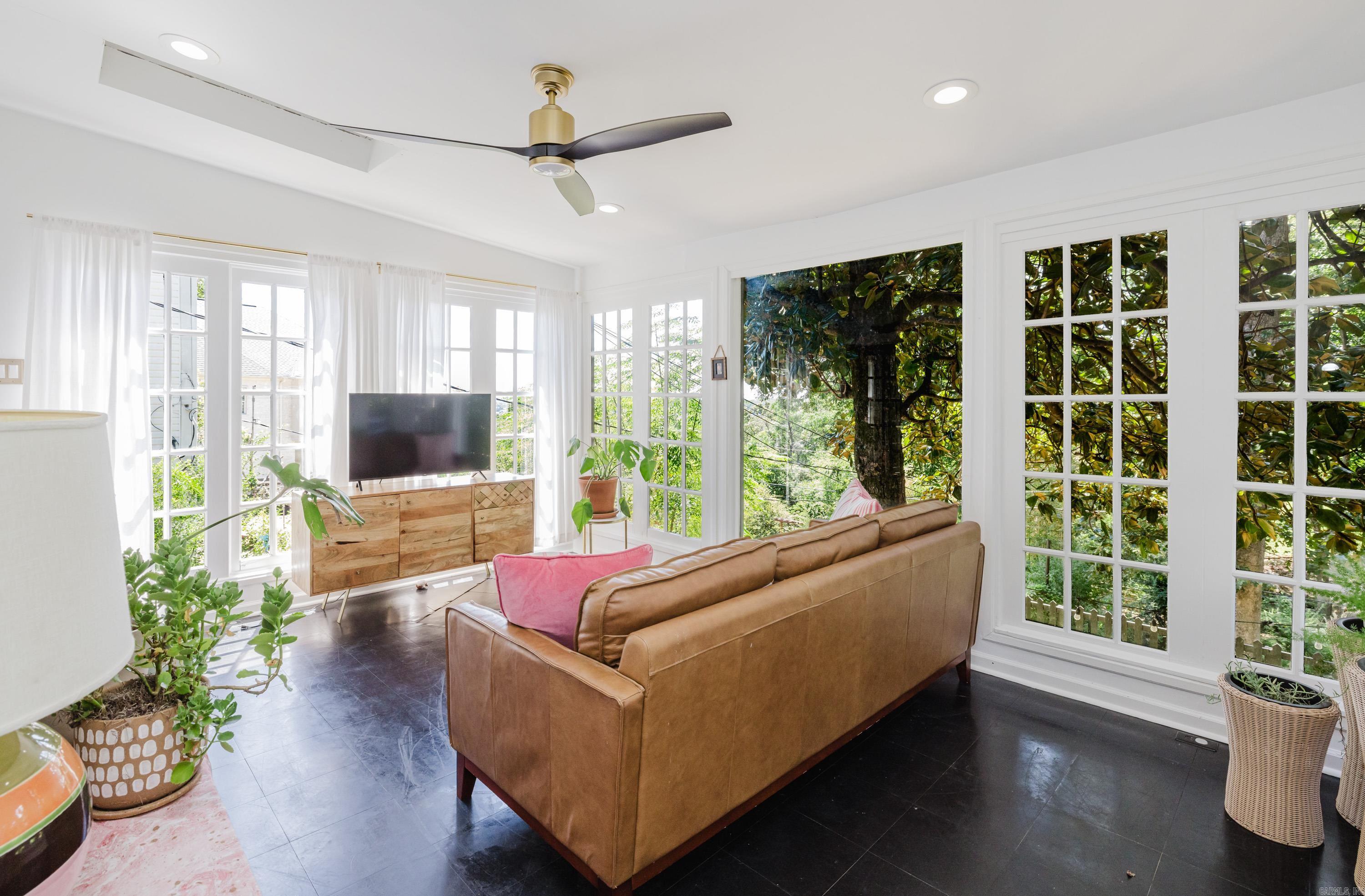 312 Skyline Drive Property Photo 11