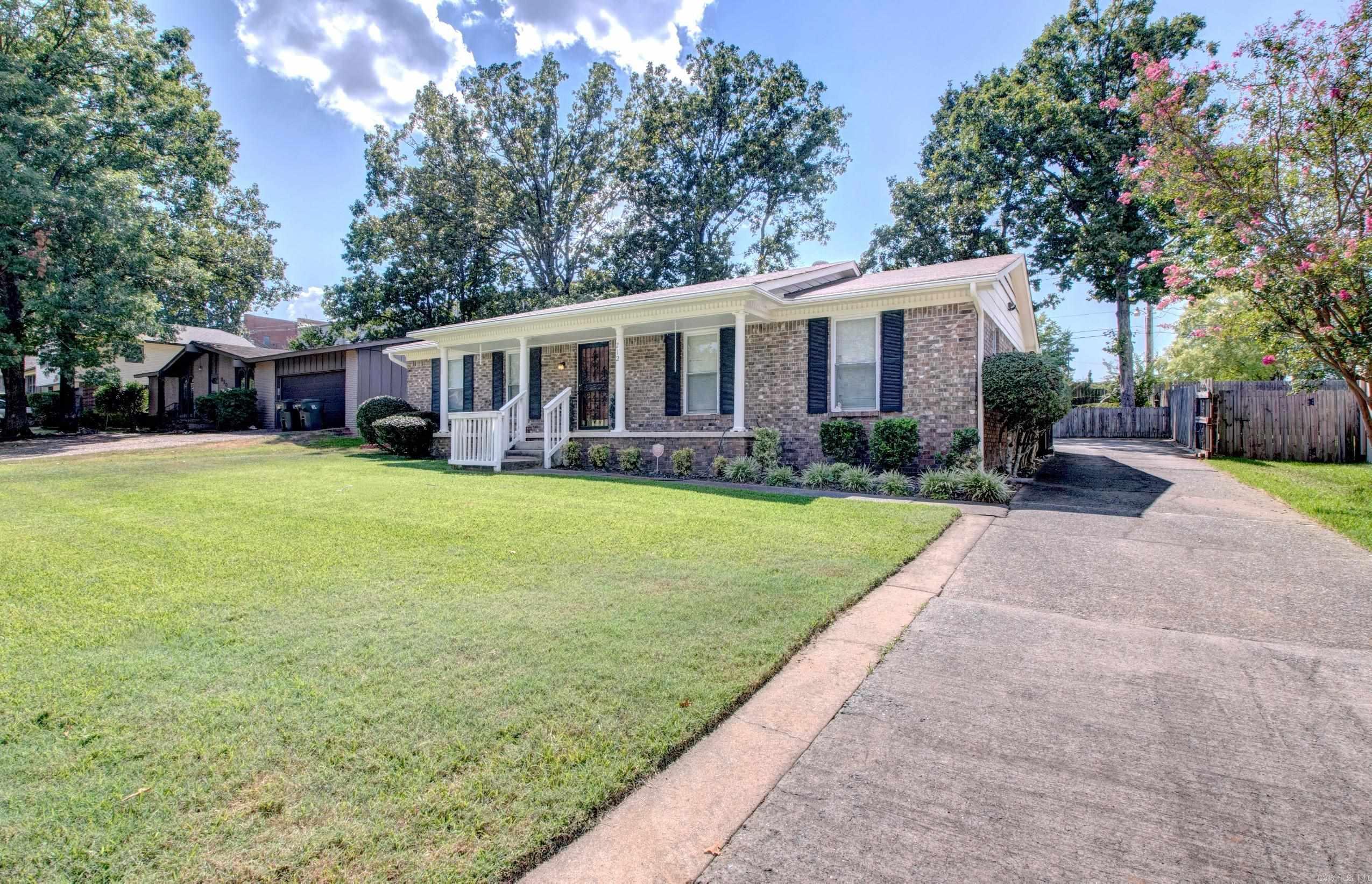 212 Alamo Drive Property Photo 2