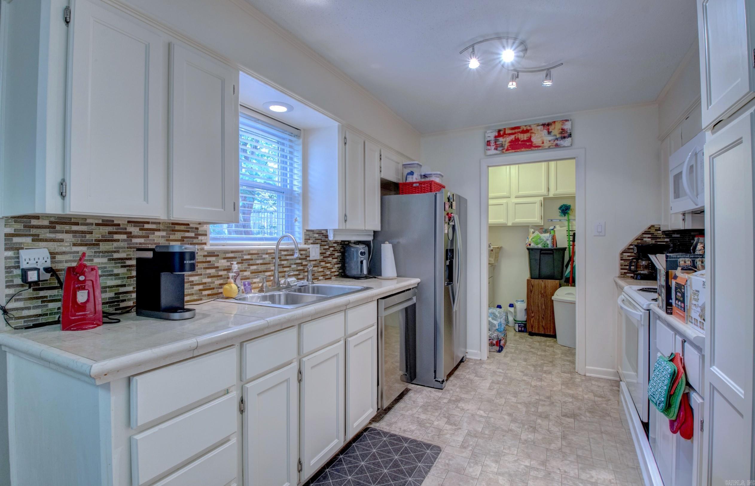 212 Alamo Drive Property Photo 18