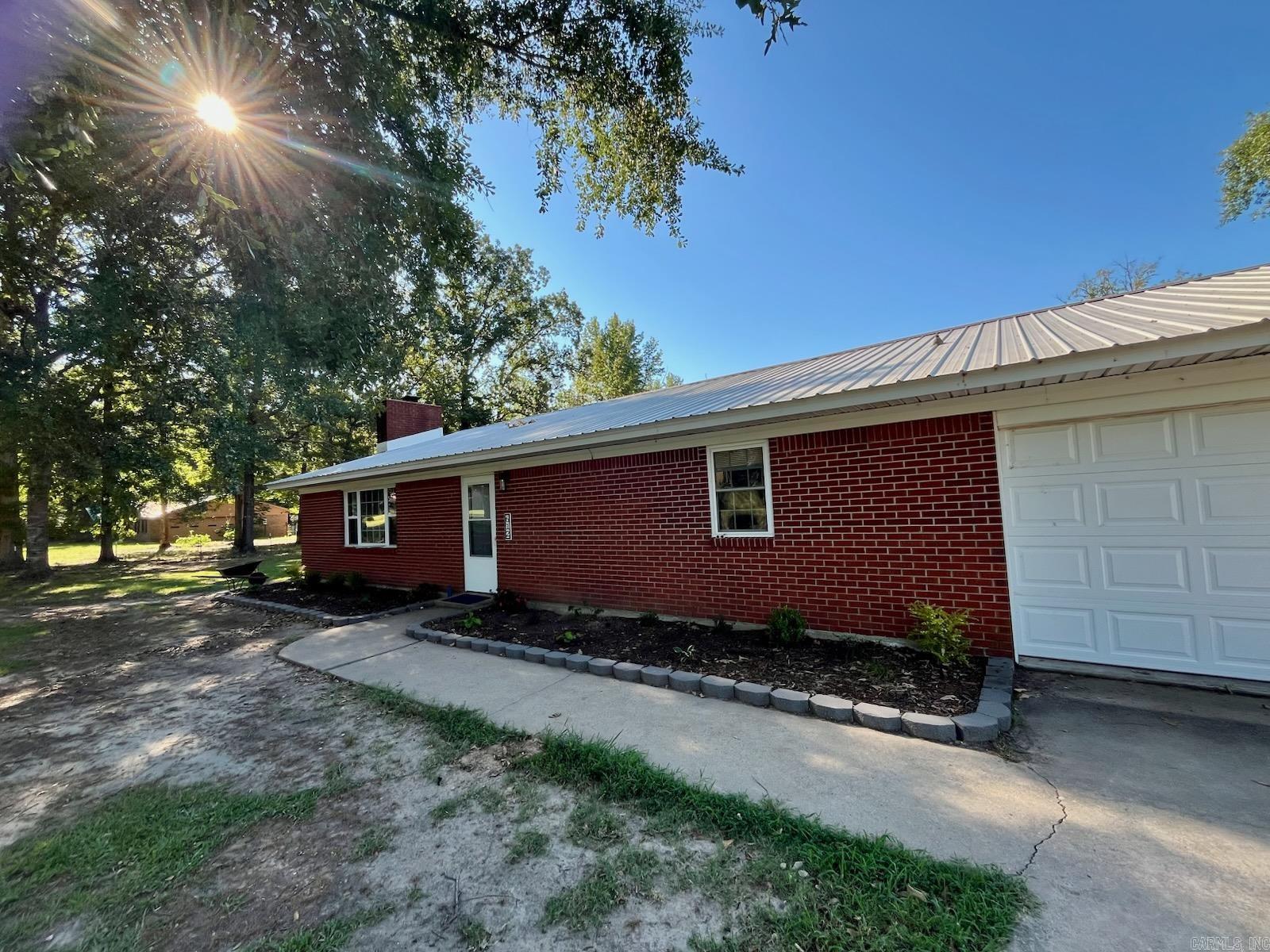 612 Tracy Road Property Photo 1