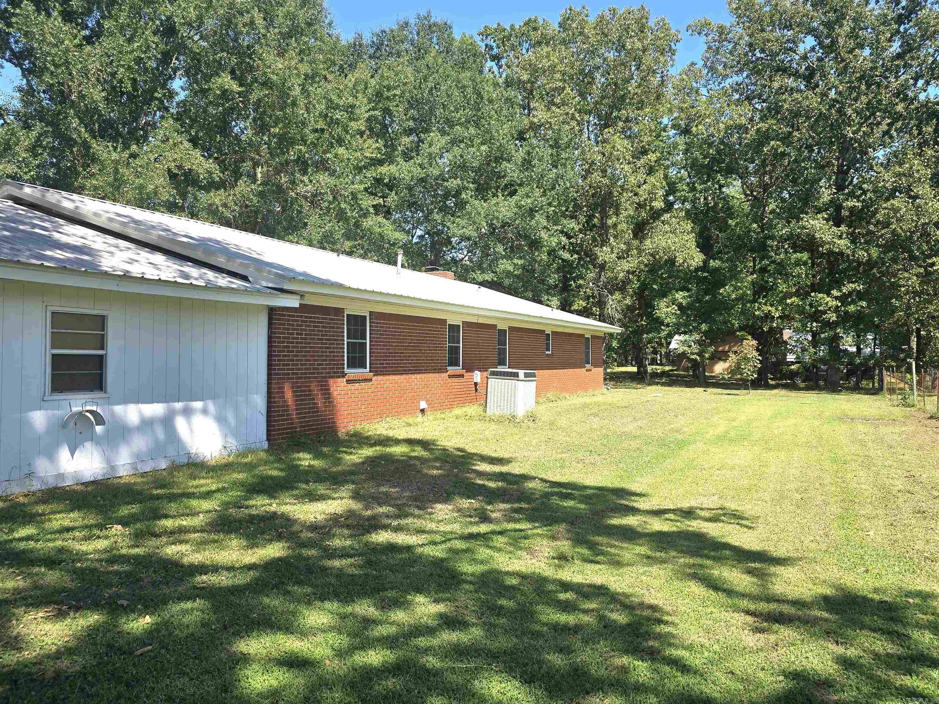 612 Tracy Road Property Photo 2
