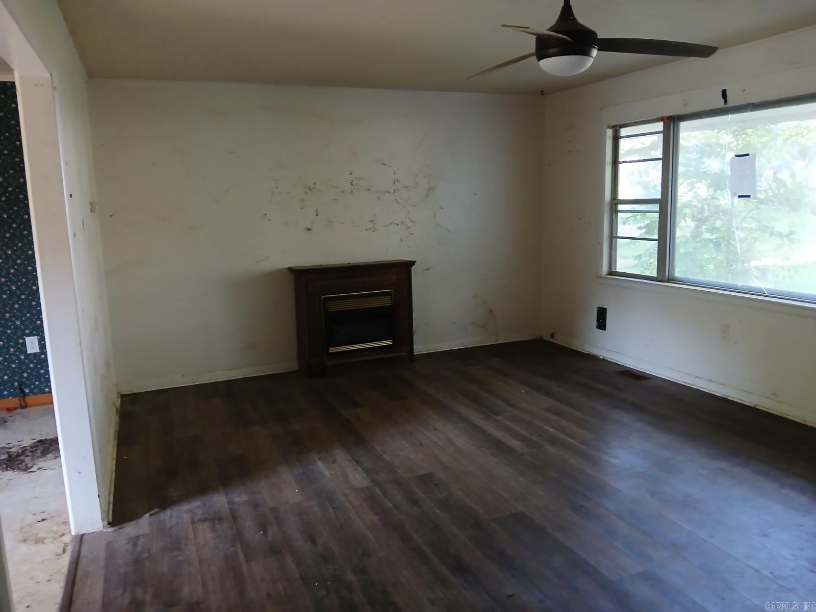 896 S 12th Avenue Property Photo 5