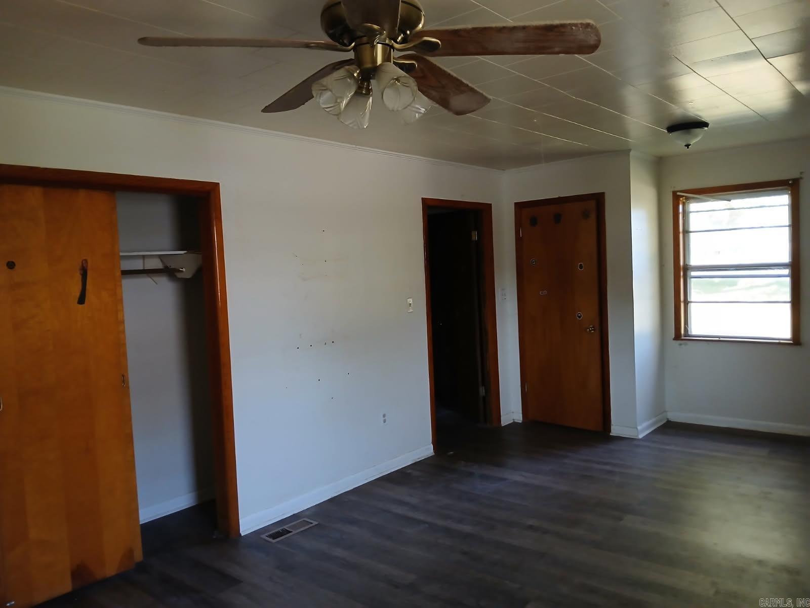 896 S 12th Avenue Property Photo 12