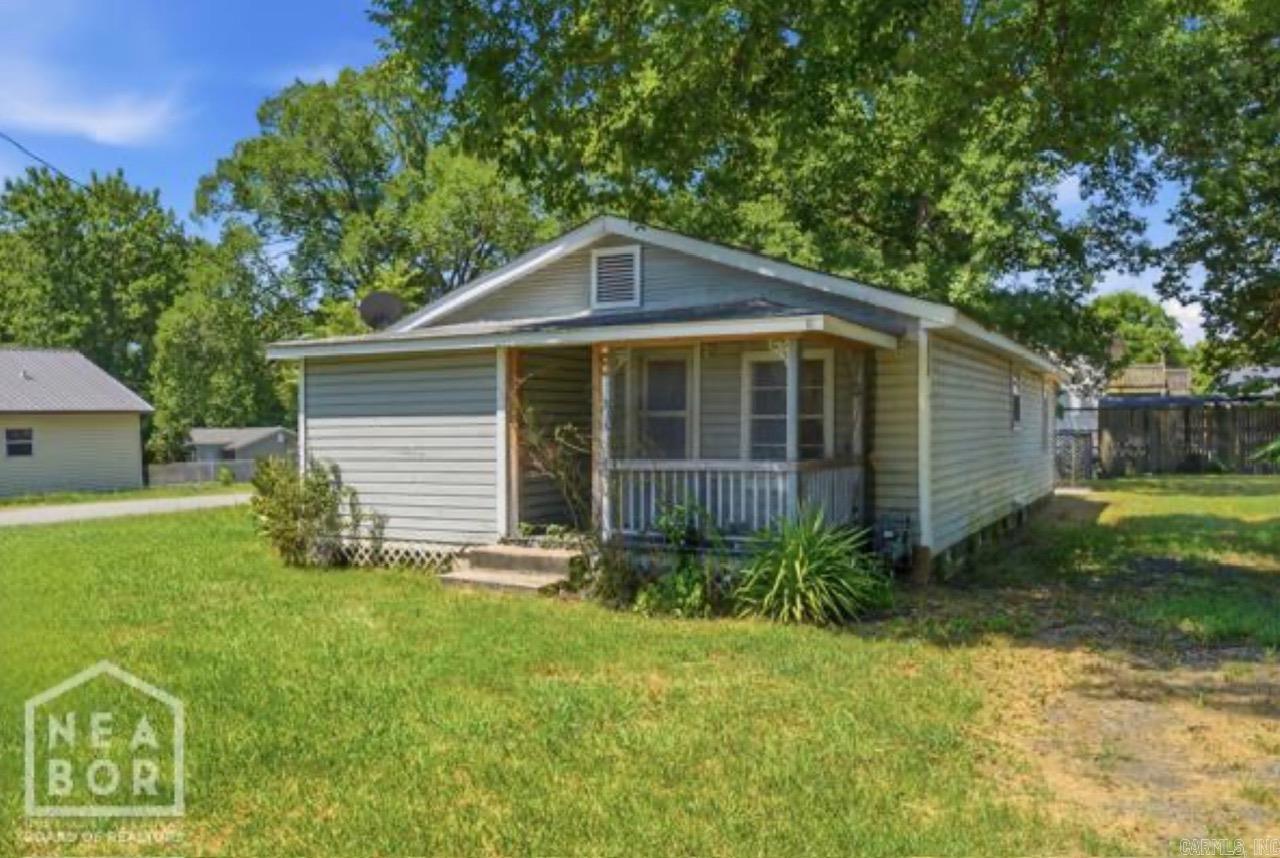 8 Locust Street Property Photo 1