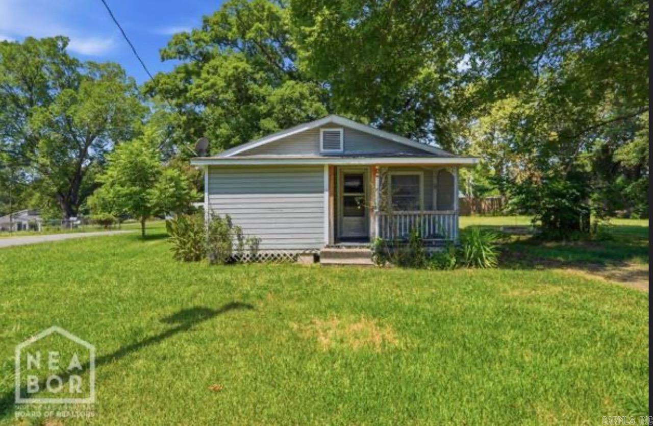 8 Locust Street Property Photo 6