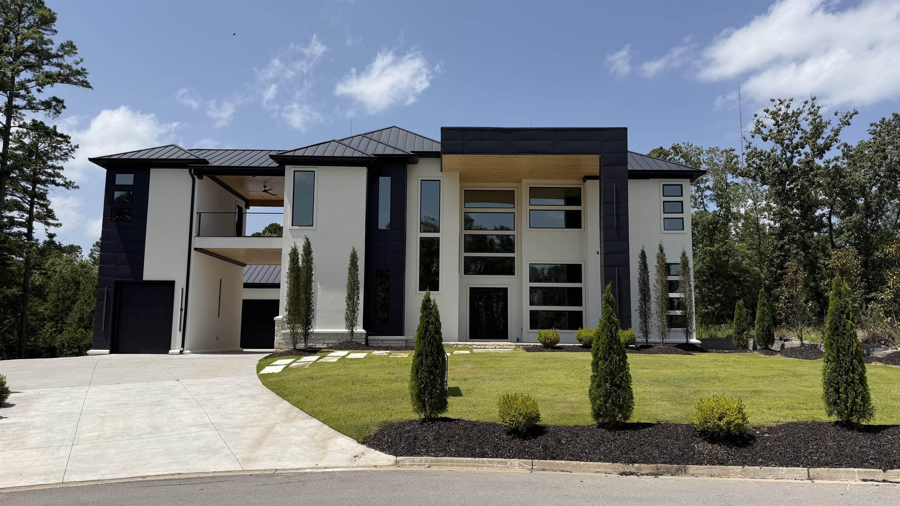 84 Orle Circle Property Photo 1