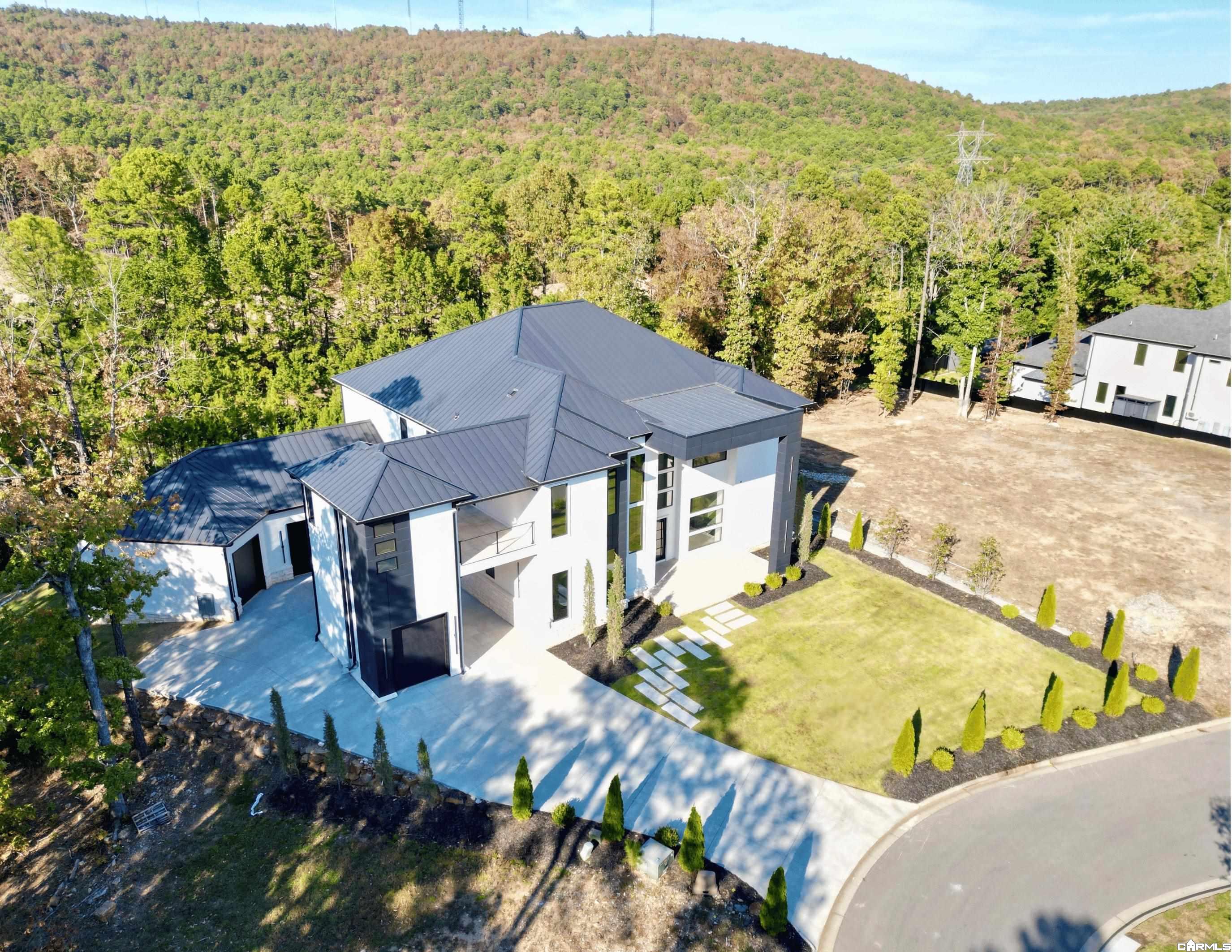 84 Orle Circle Property Photo 2