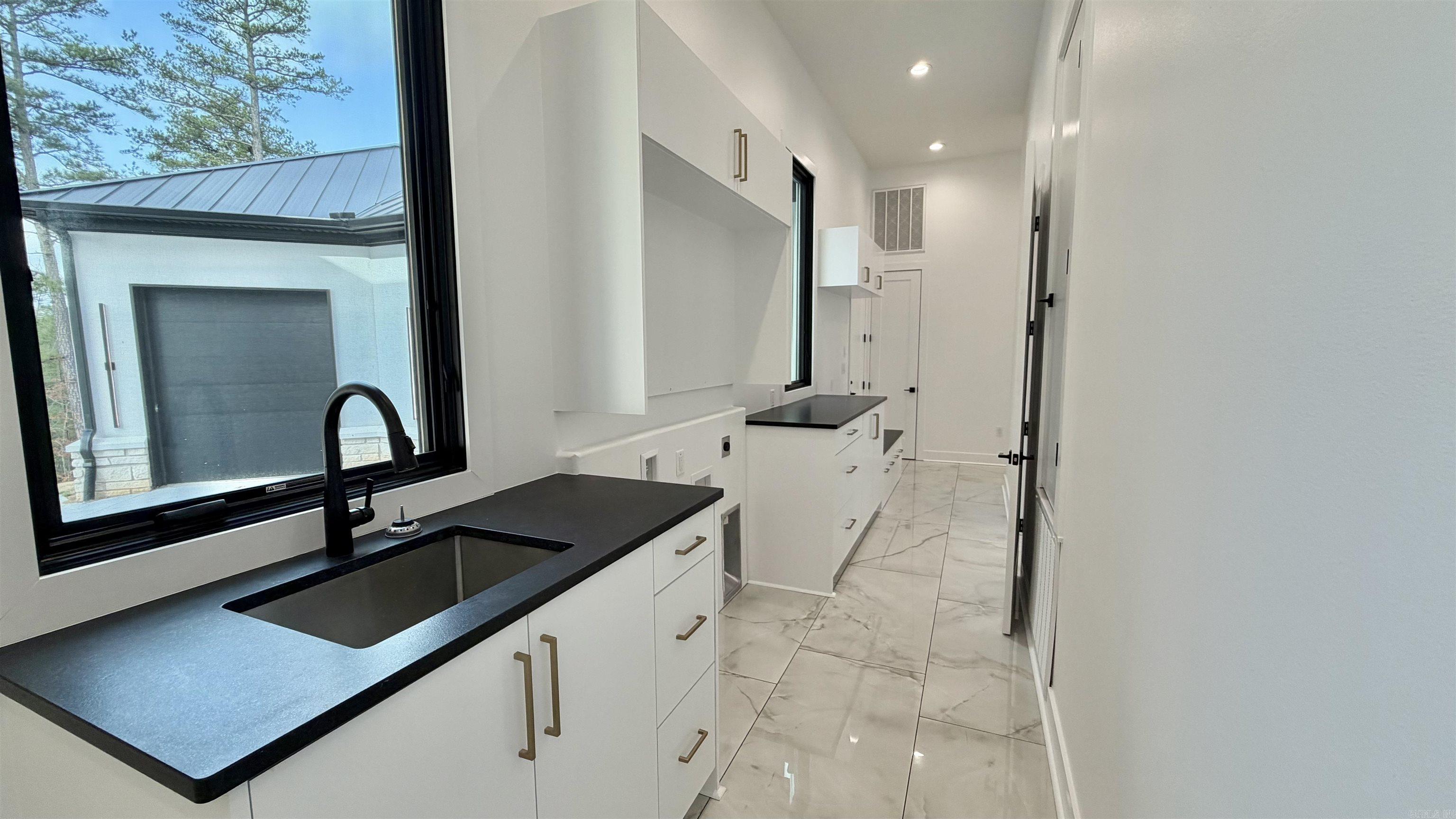 84 Orle Circle Property Photo 10