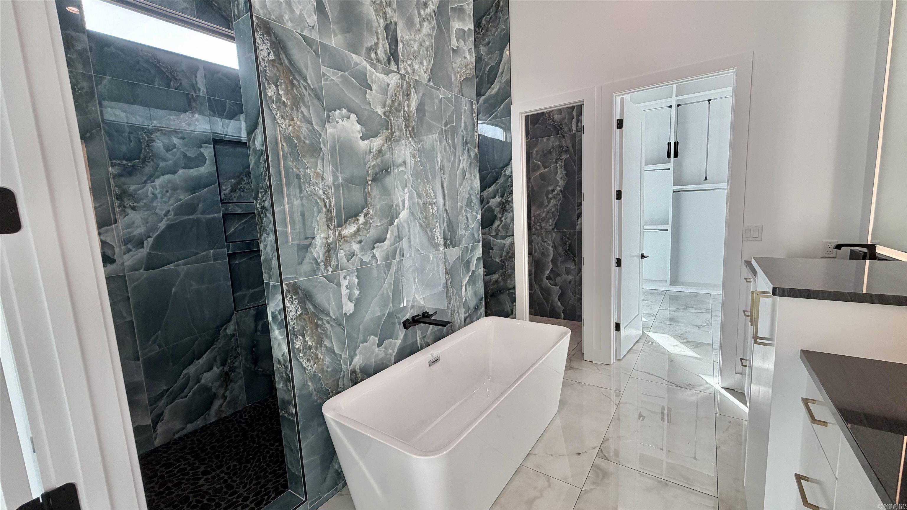 84 Orle Circle Property Photo 14
