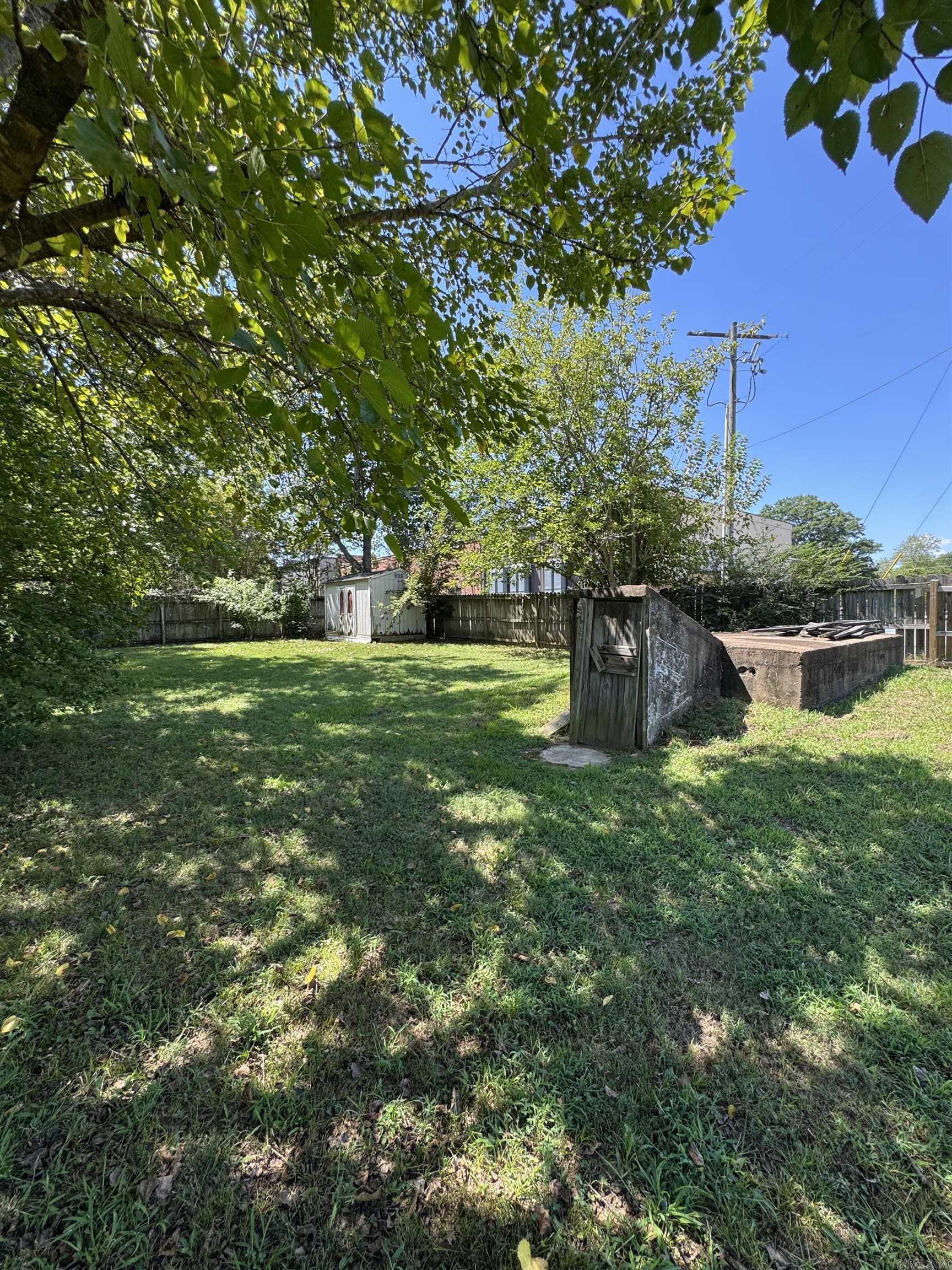 901 N Oak Street Property Photo 18