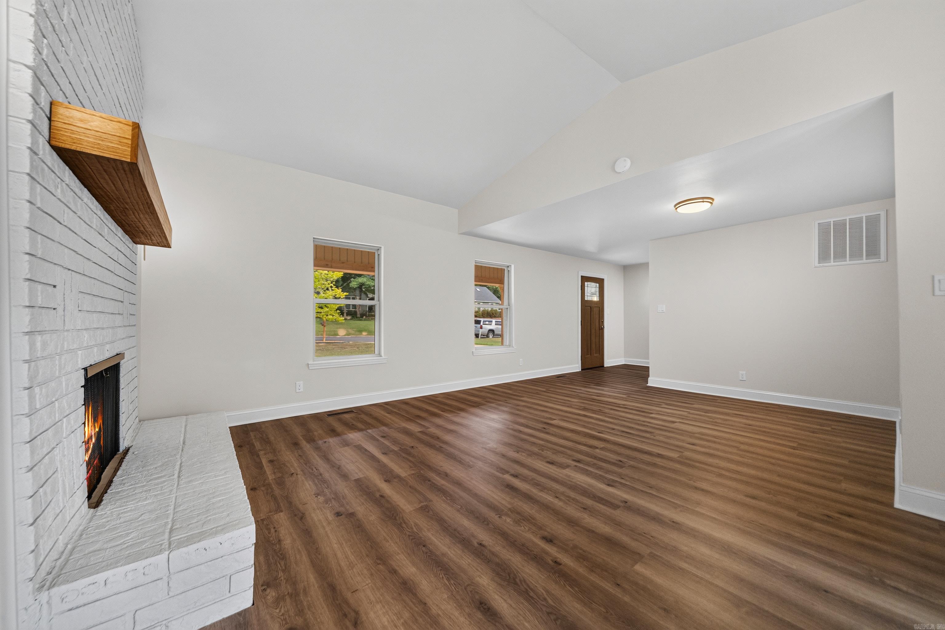 336 Melwood St Property Photo 8