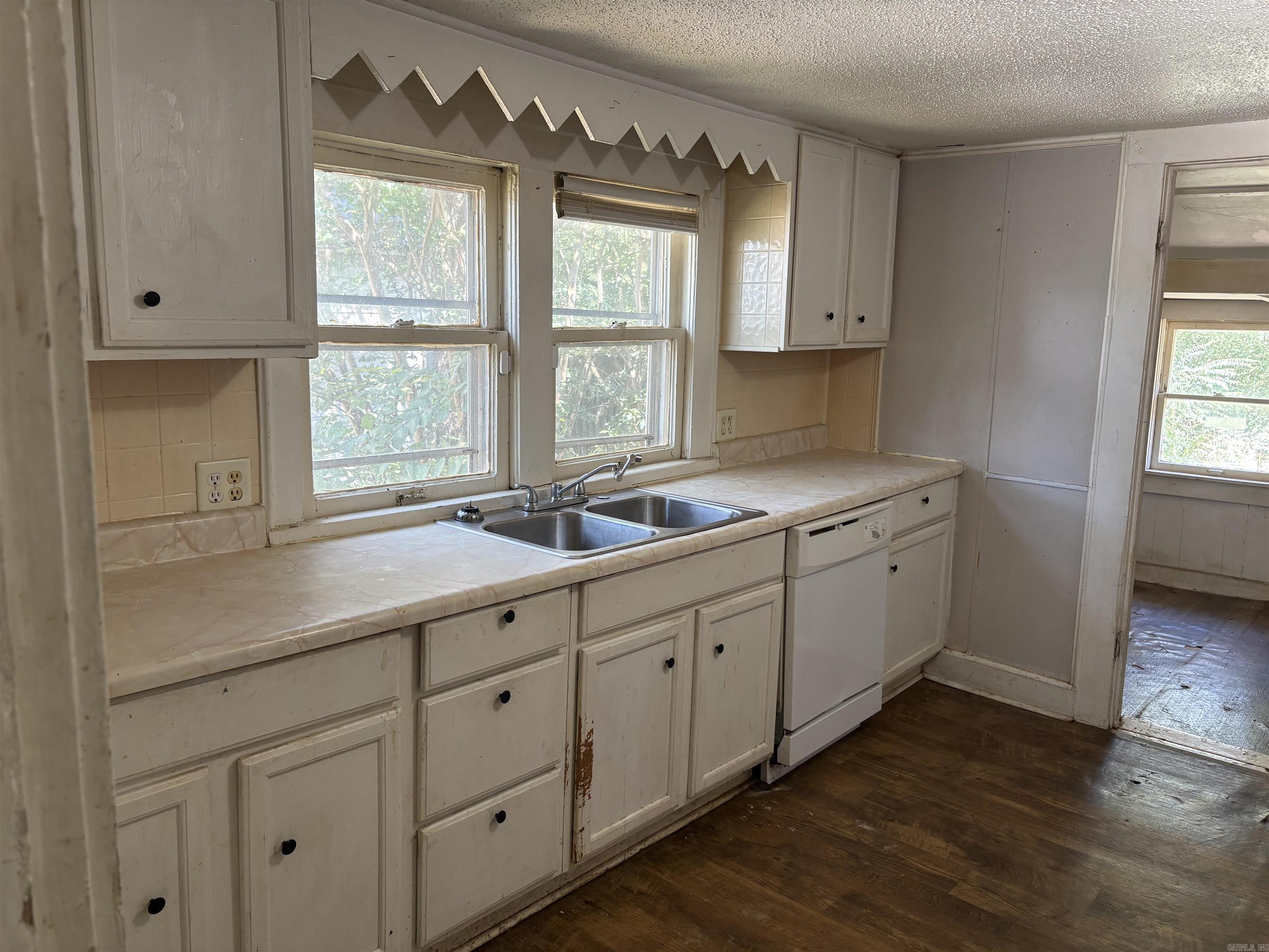 602 N Horton Property Photo 4