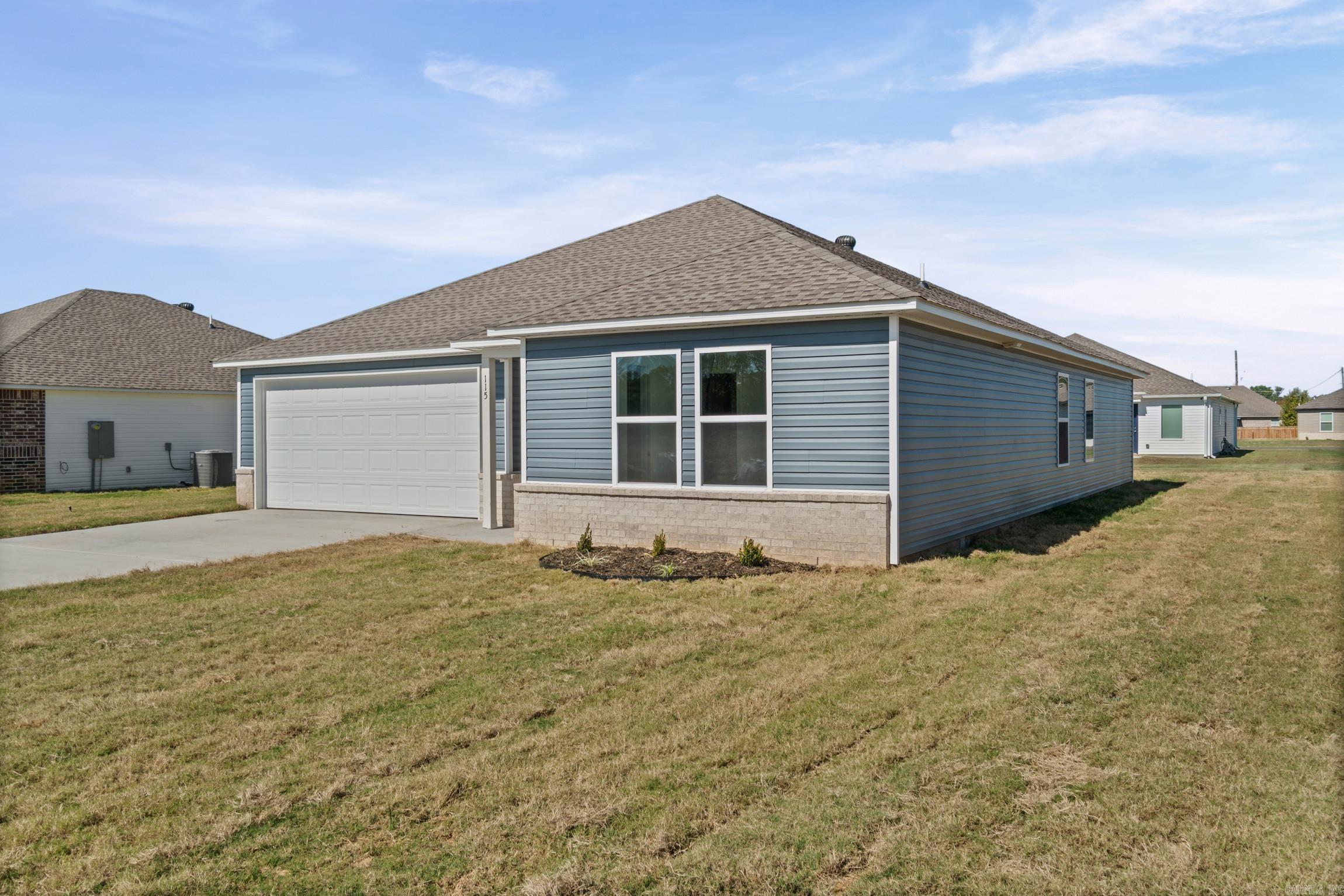 115 King Ranch Drive Property Photo 3