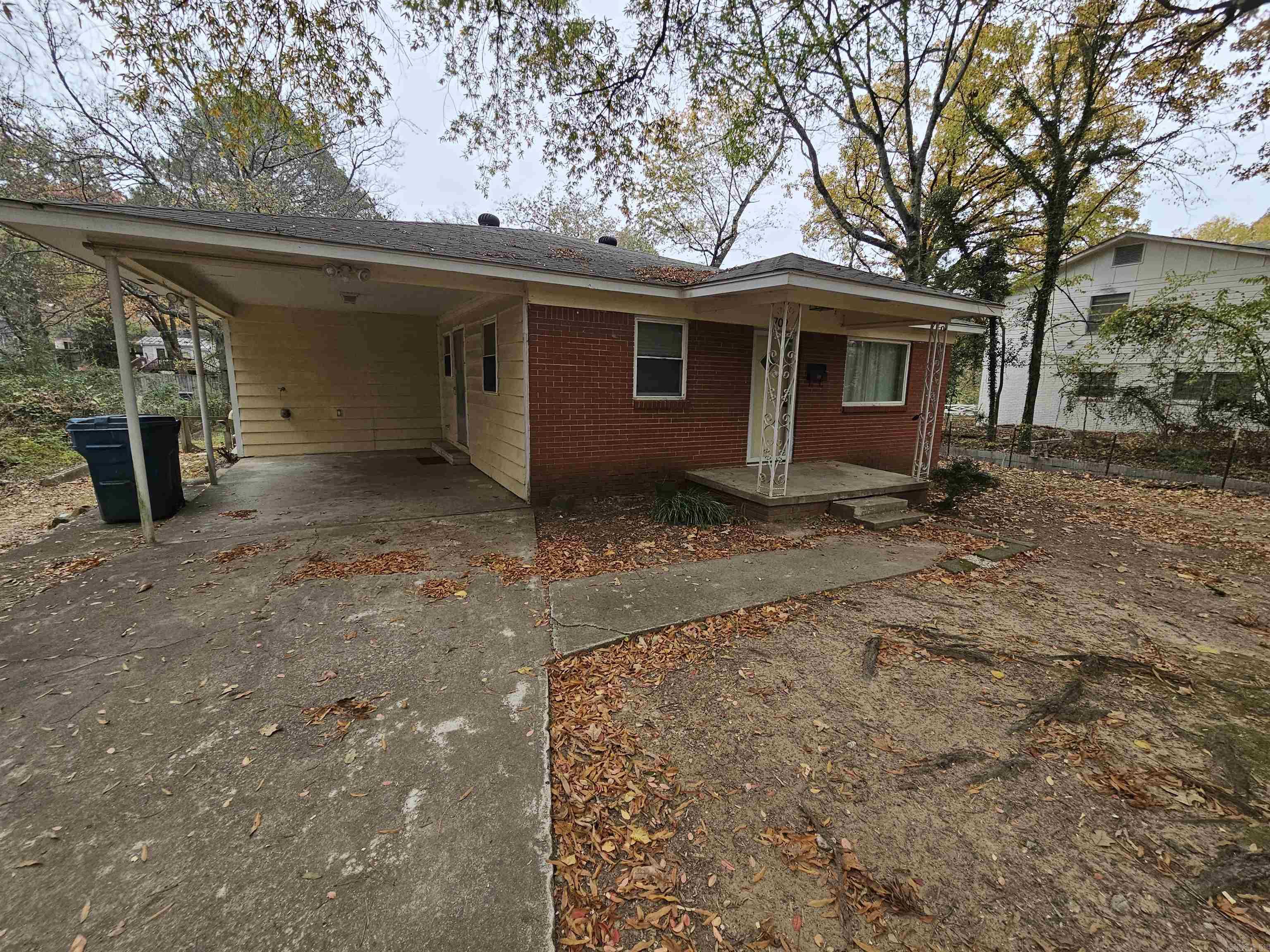 709 N Buchanan Street Property Photo 1