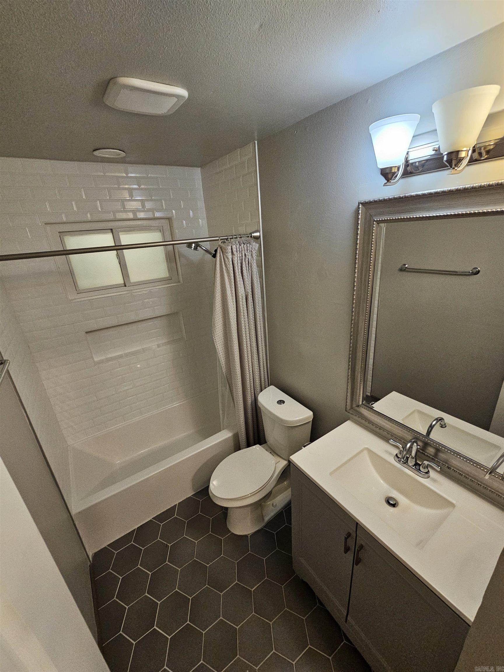 709 N Buchanan Street Property Photo 14