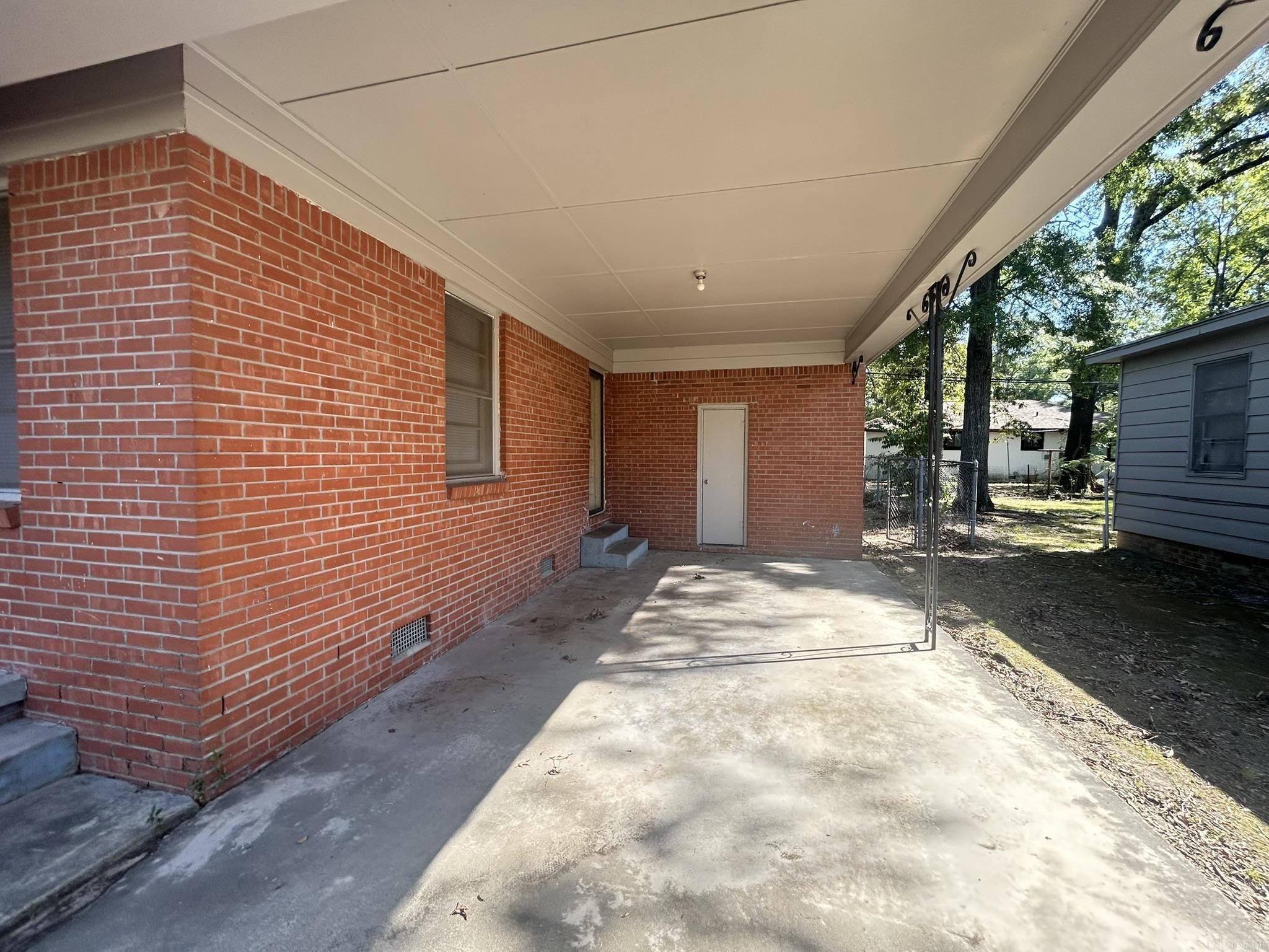 304 W 34th Avenue Property Photo 2