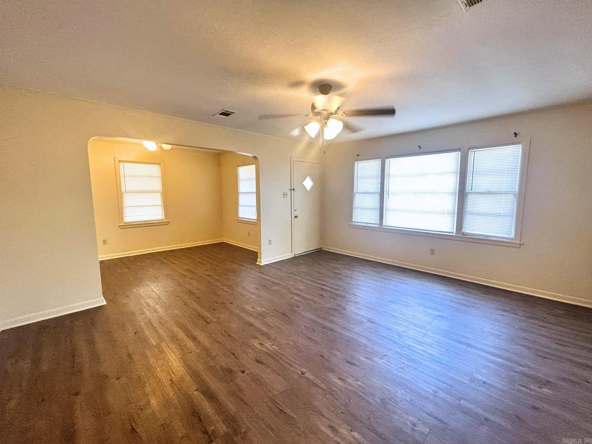 304 W 34th Avenue Property Photo 3
