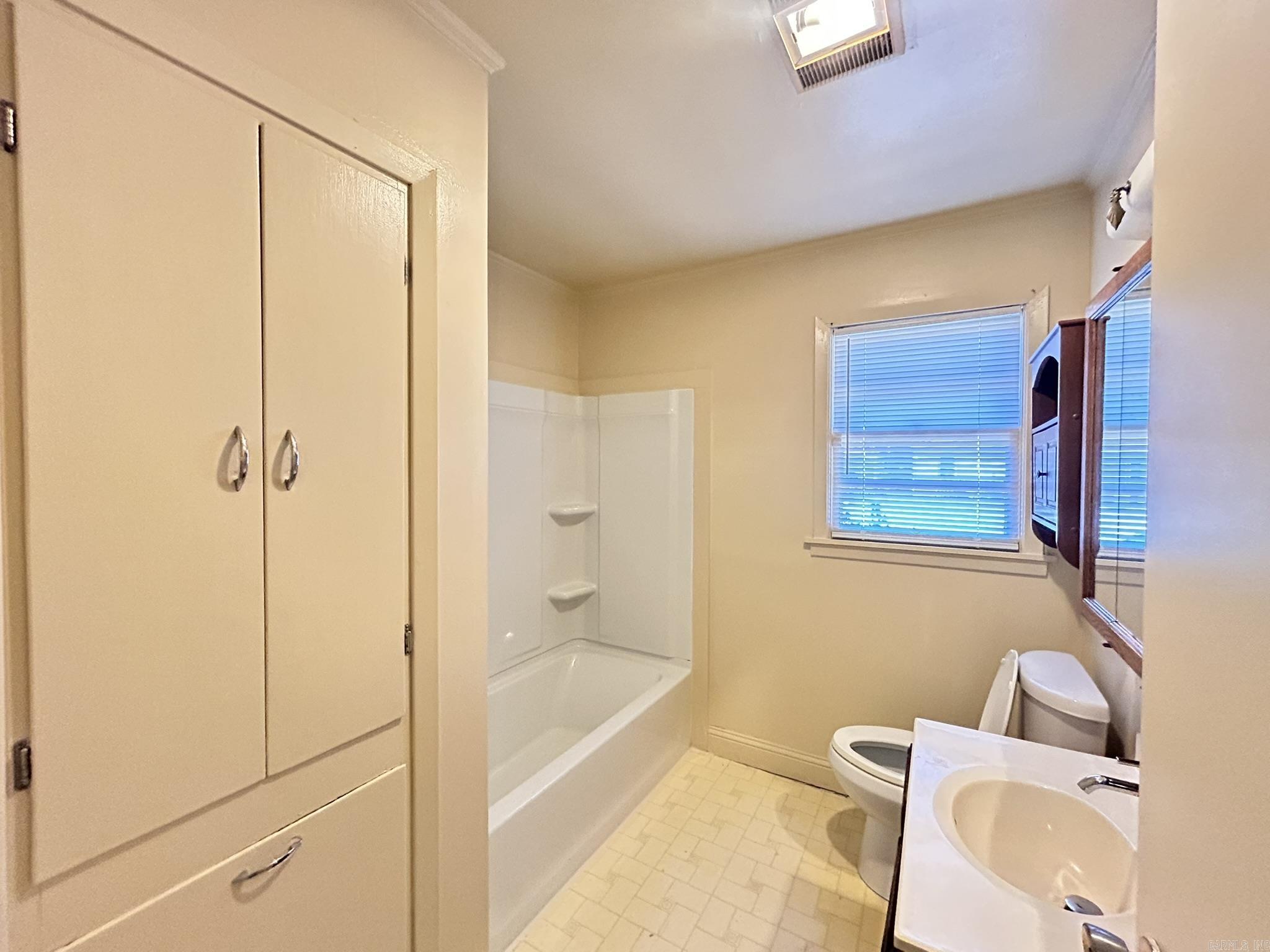304 W 34th Avenue Property Photo 10