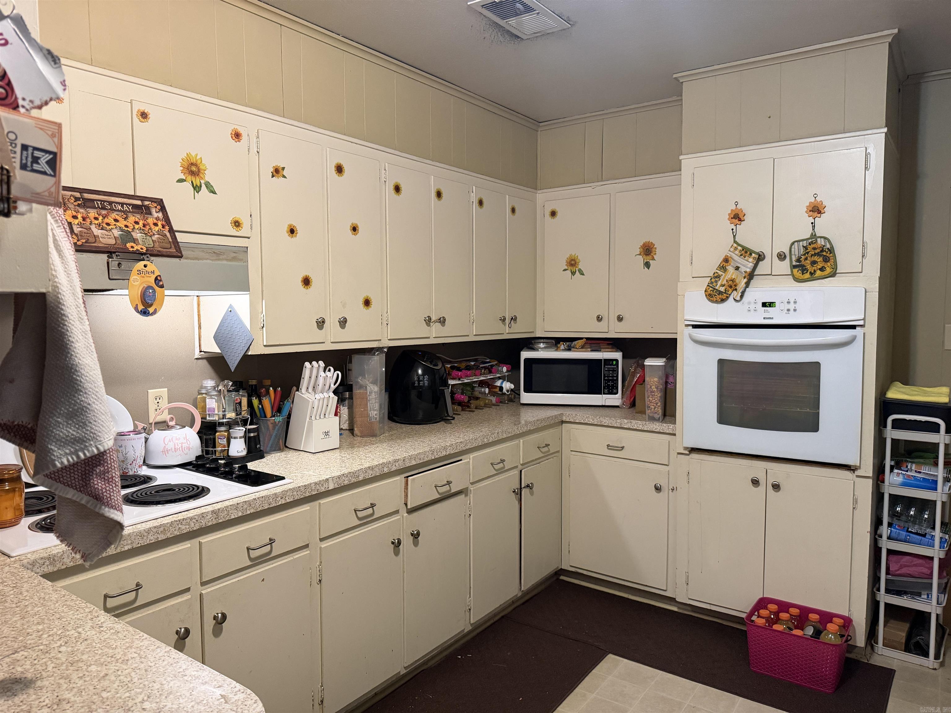 9305 Dollarway Road Property Photo 3