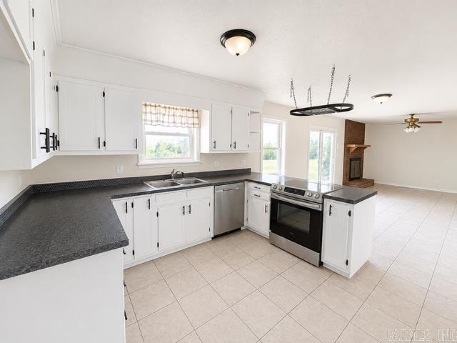 2071 Elaine Circle Property Photo 4