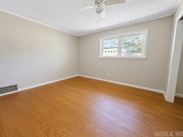 2071 Elaine Circle Property Photo 8