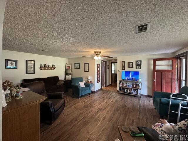 502 S Main Street Property Photo 3