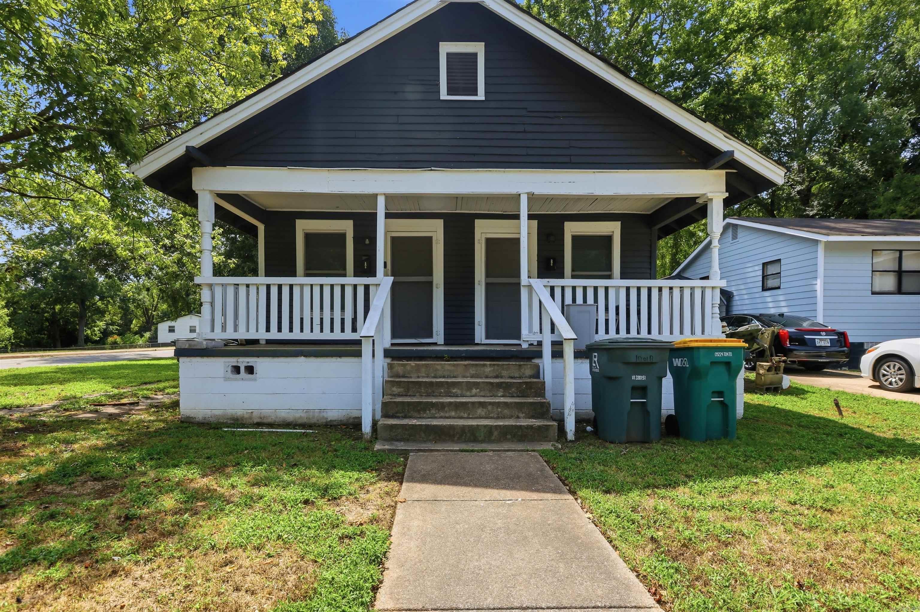 1001 W 33rd Street Property Photo 1