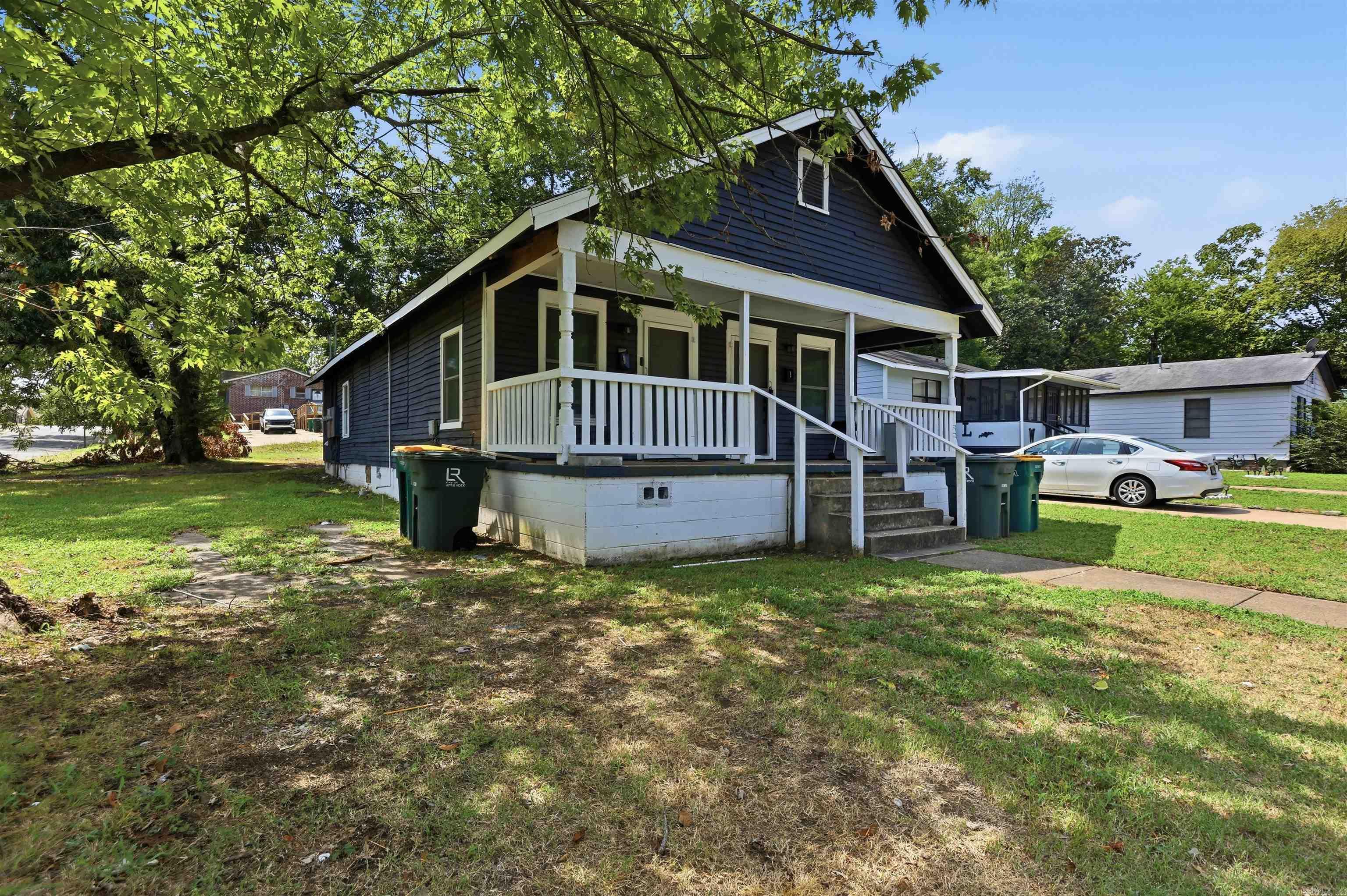 1001 W 33rd Street Property Photo 3