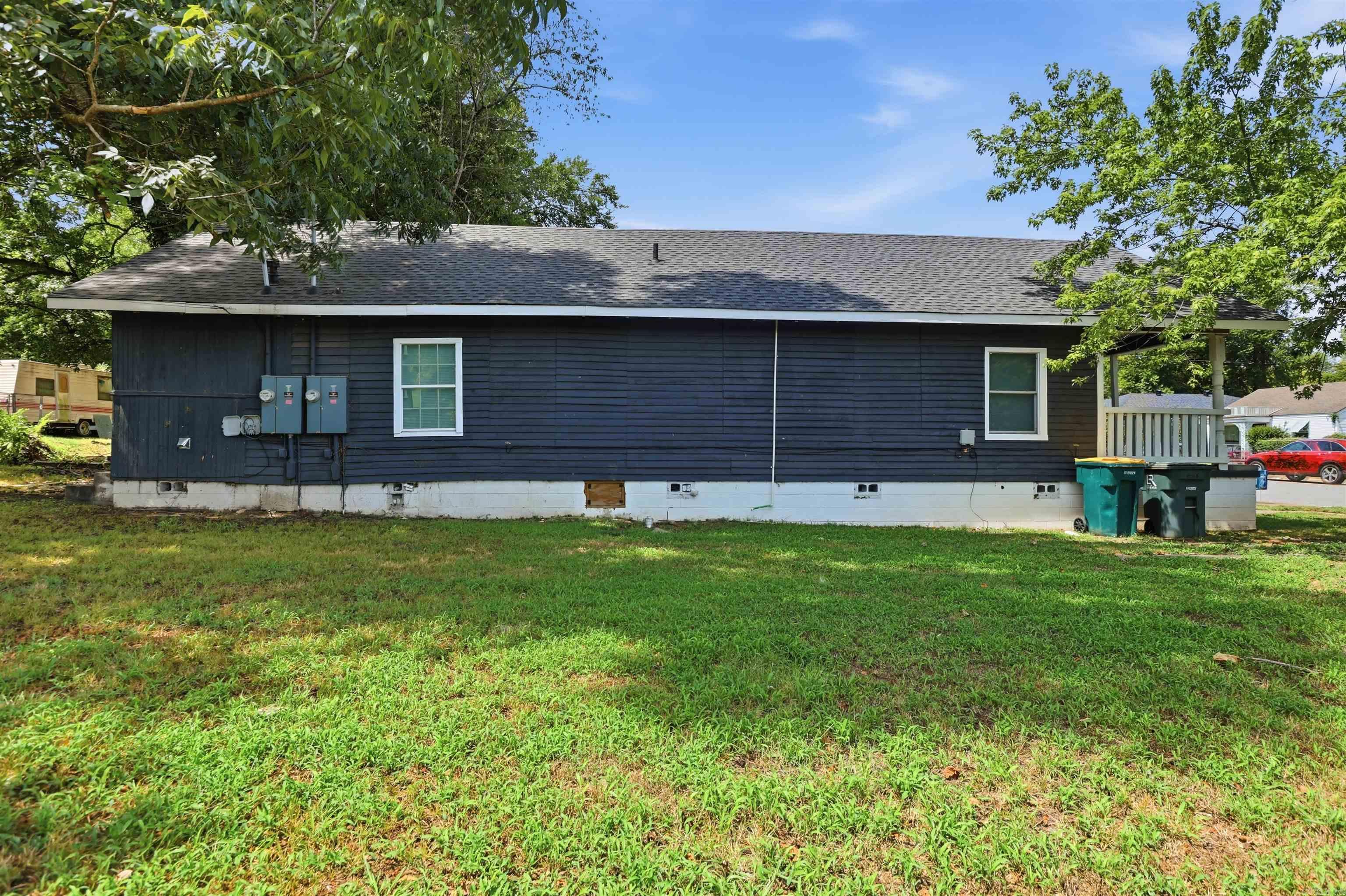 1001 W 33rd Street Property Photo 4