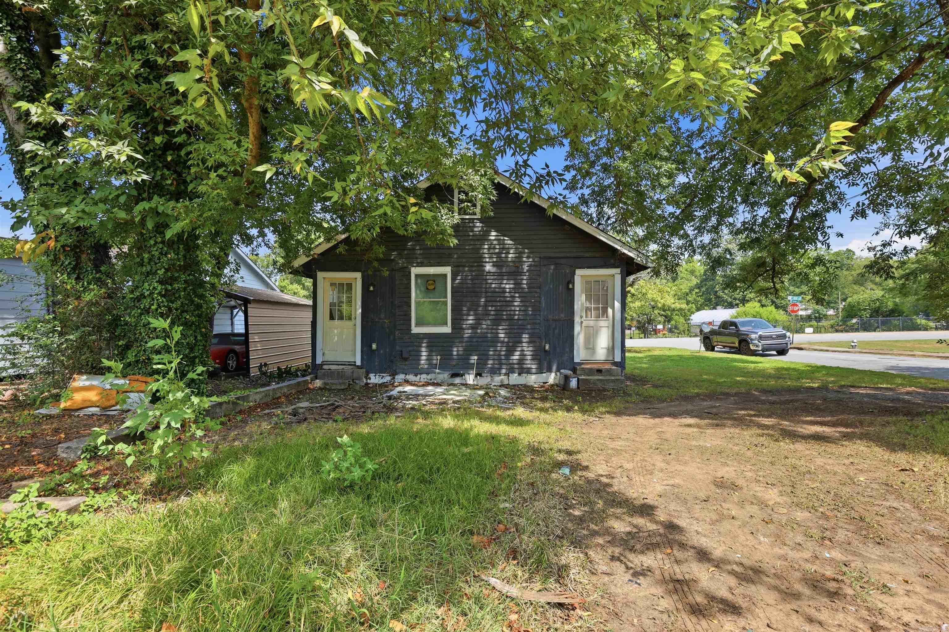 1001 W 33rd Street Property Photo 5